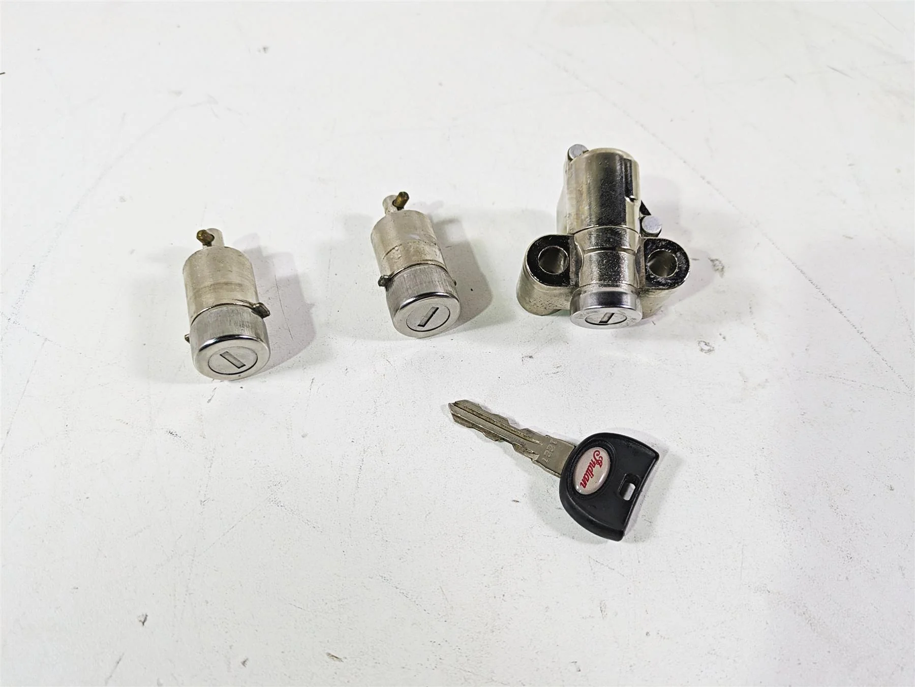 2018 Indian Chieftain Dark Horse Steering & Saddle Bag Lock & Key Set 2635146