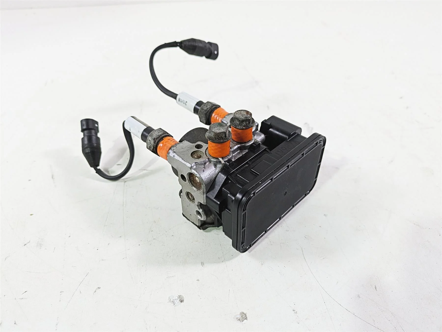 2018 Indian Chieftain Limited Abs Brake Pump Unit Module 2204981 - Image 11