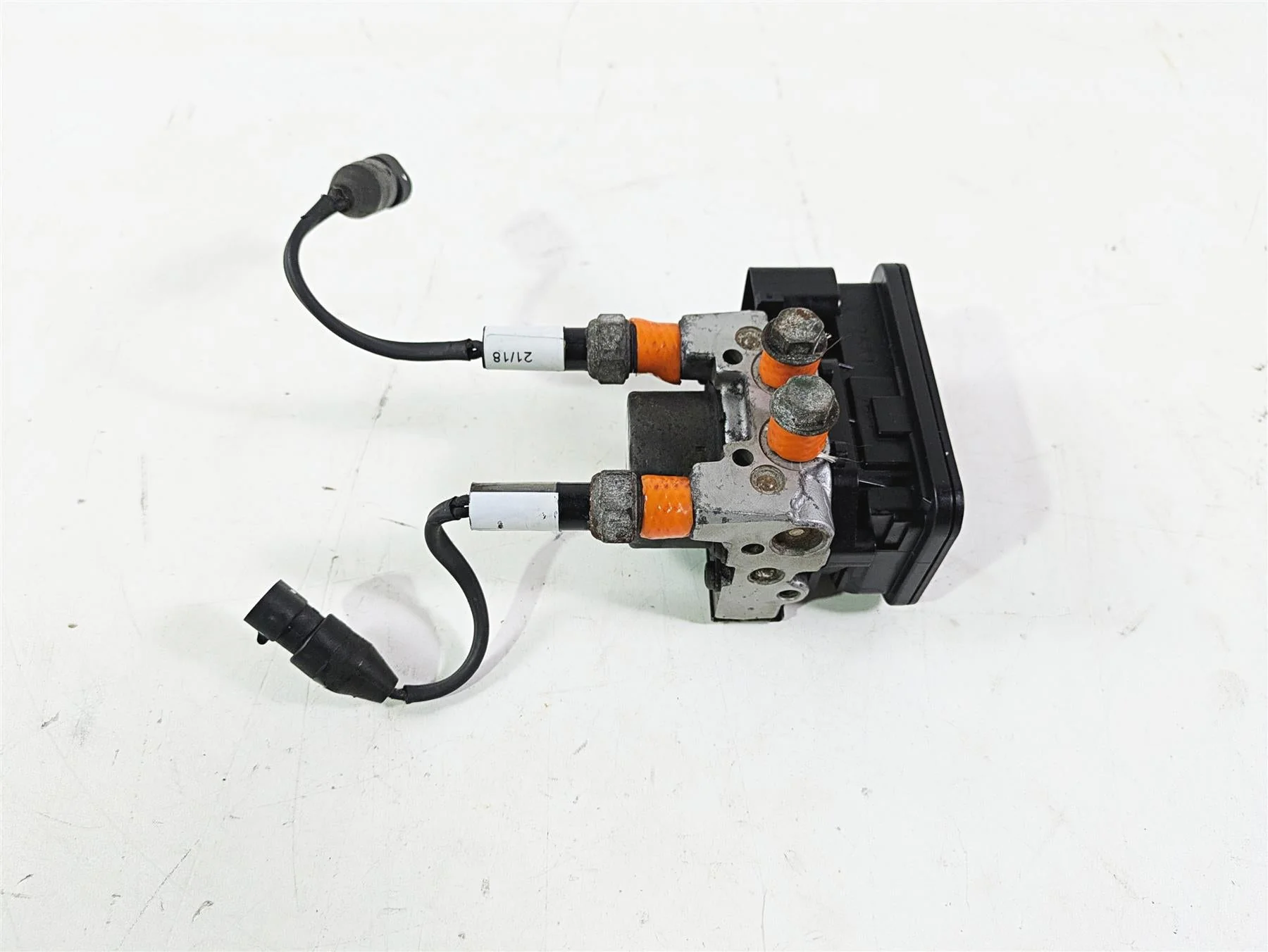 2018 Indian Chieftain Limited Abs Brake Pump Unit Module 2204981 - Image 2