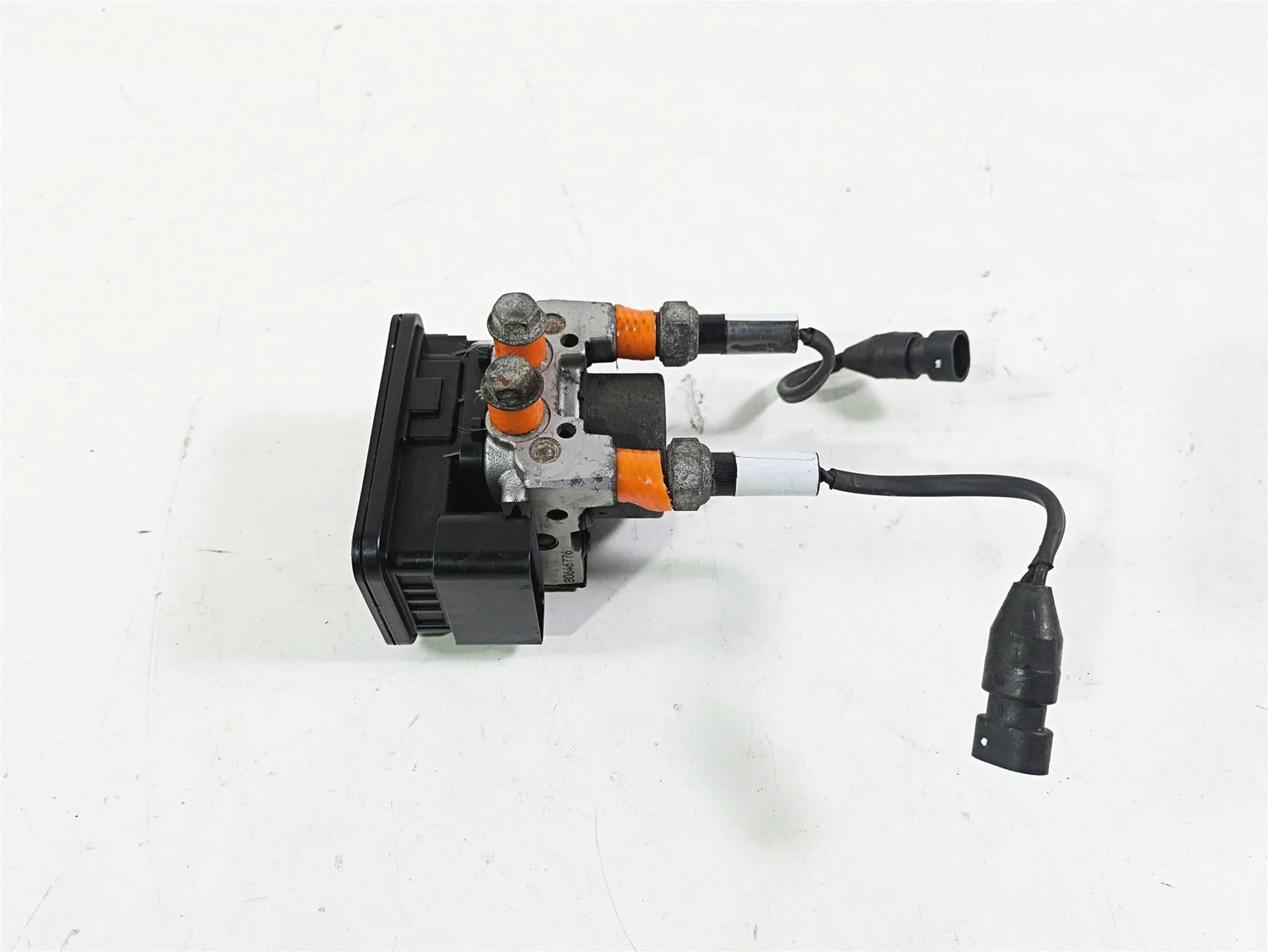 2018 Indian Chieftain Limited Abs Brake Pump Unit Module 2204981 - Image 4