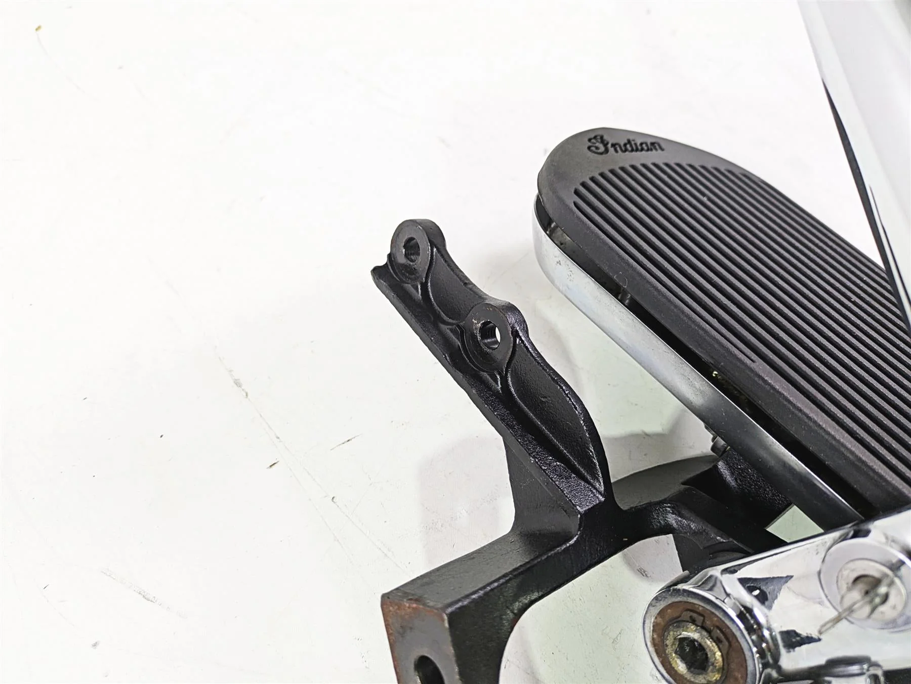 2018 Indian Chieftain Limited Chrome Right Floor Board & Brake Pedal 5141001 - Image 10