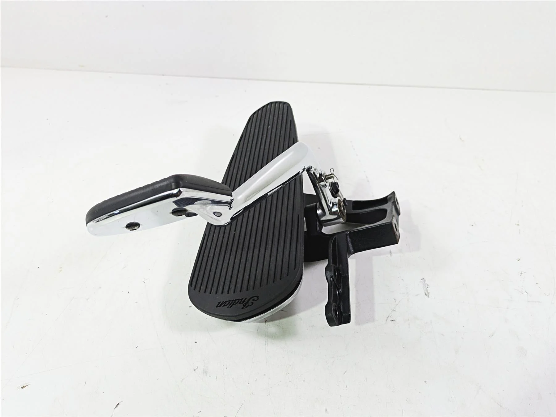 2018 Indian Chieftain Limited Chrome Right Floor Board & Brake Pedal 5141001 - Image 3