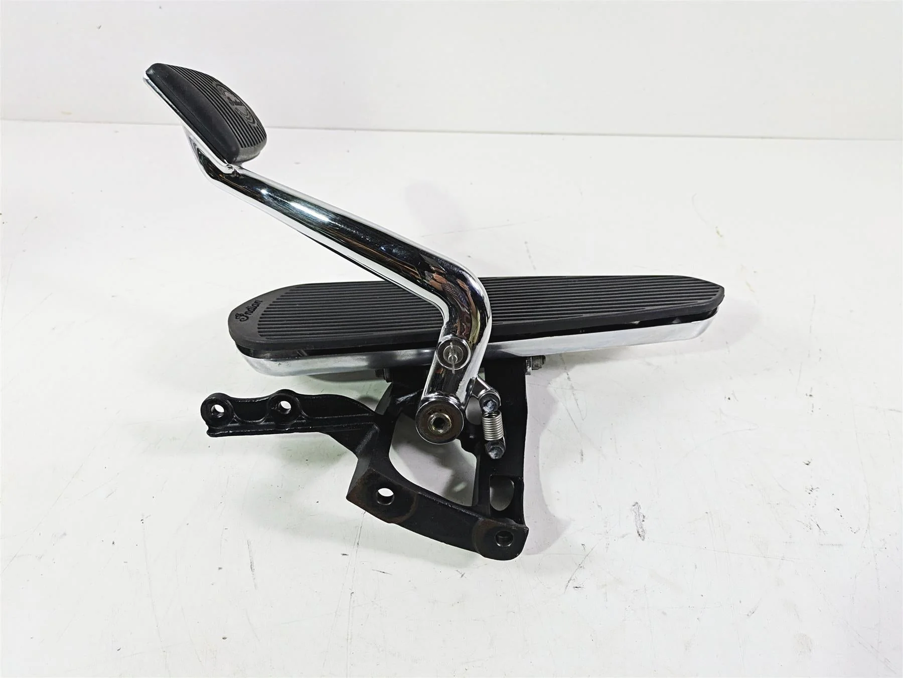 2018 Indian Chieftain Limited Chrome Right Floor Board & Brake Pedal 5141001 - Image 4