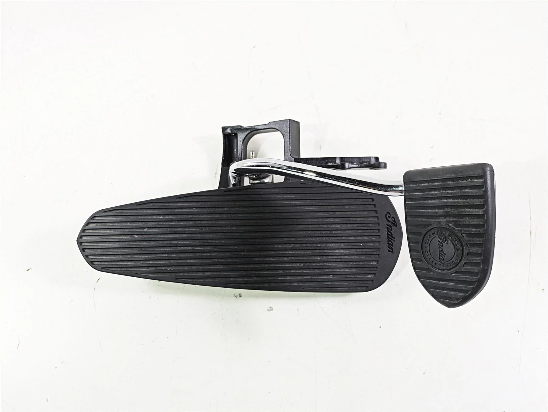2018 Indian Chieftain Limited Chrome Right Floor Board & Brake Pedal 5141001 - Image 6