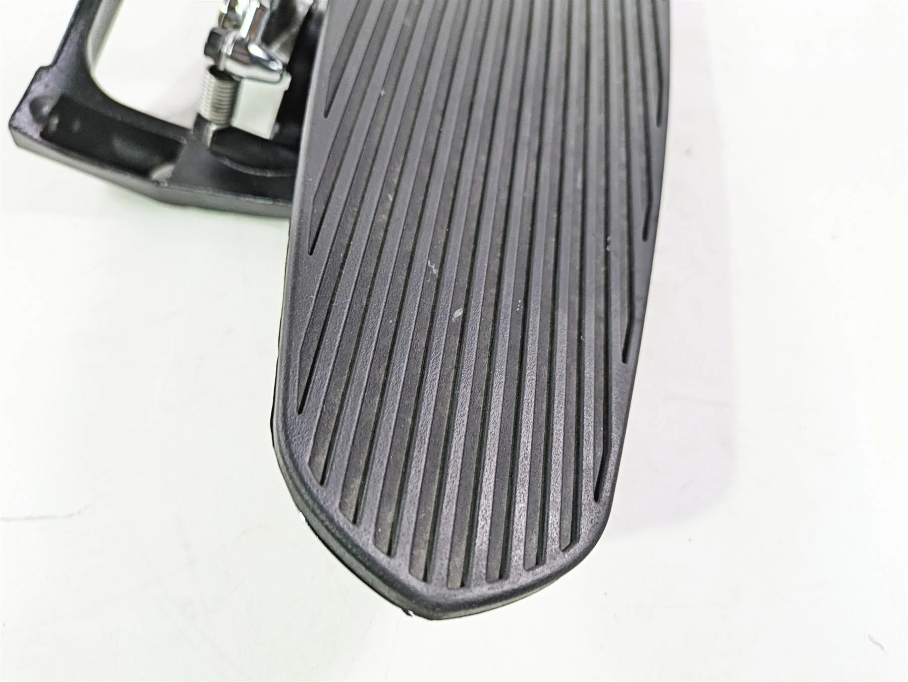 2018 Indian Chieftain Limited Chrome Right Floor Board & Brake Pedal 5141001 - Image 8