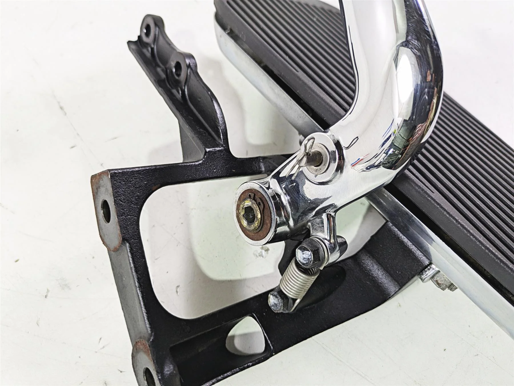 2018 Indian Chieftain Limited Chrome Right Floor Board & Brake Pedal 5141001 - Image 9