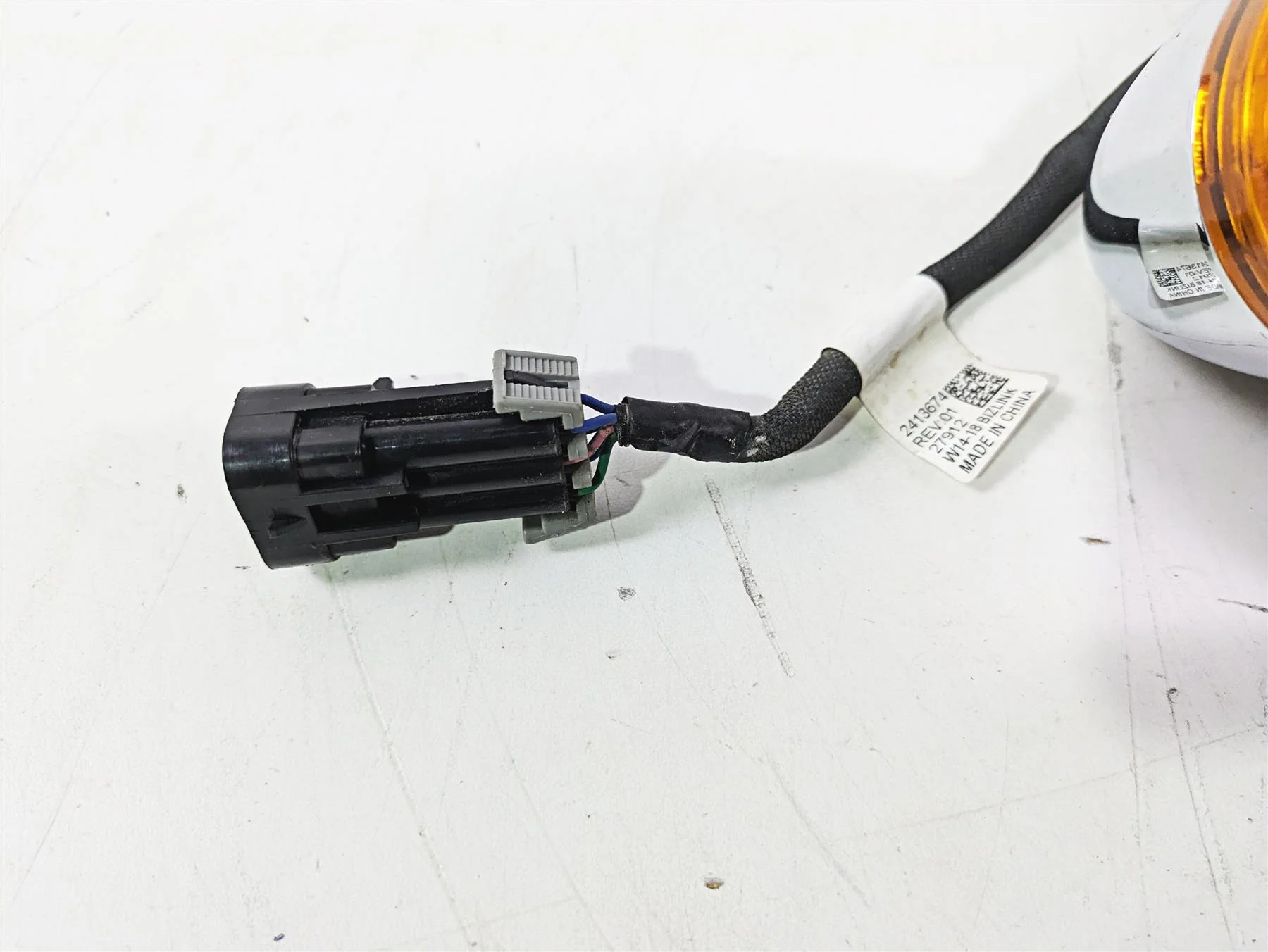 2018 Indian Chieftain Limited Chrome Taillight Blinker Plate Holder Set 5138445 - Image 9