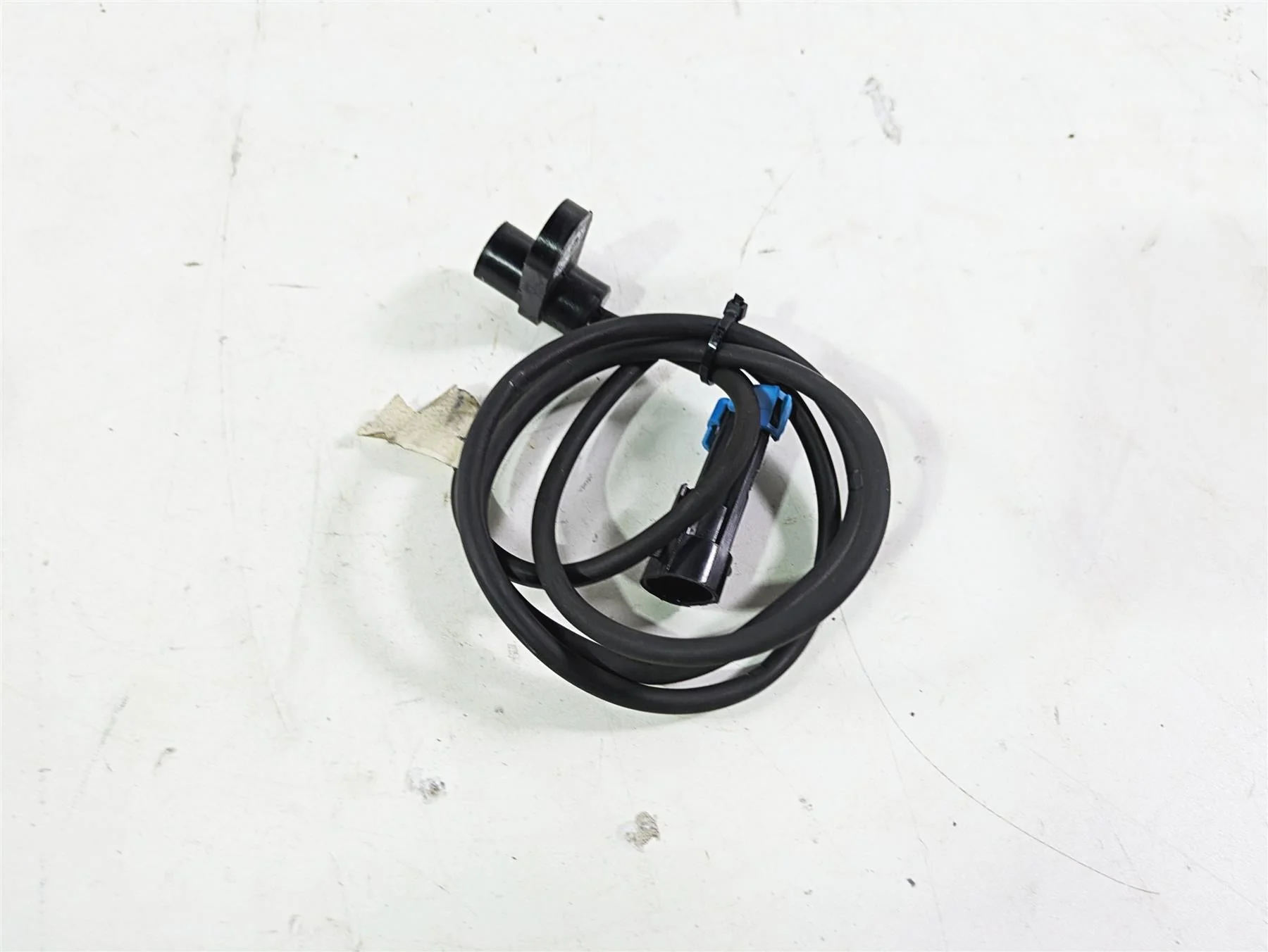 2018 Indian Chieftain Limited Front Abs Wheel Speed Sensor 4013251 - Image 4