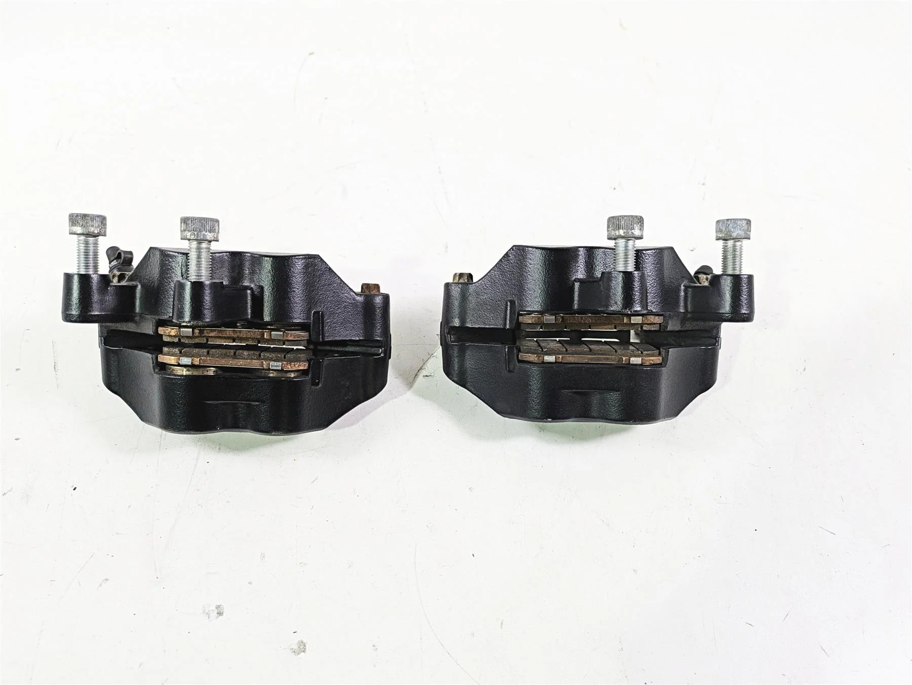2018 Indian Chieftain Limited Front Brake Caliper Set 1912390 1912391 - Image 10