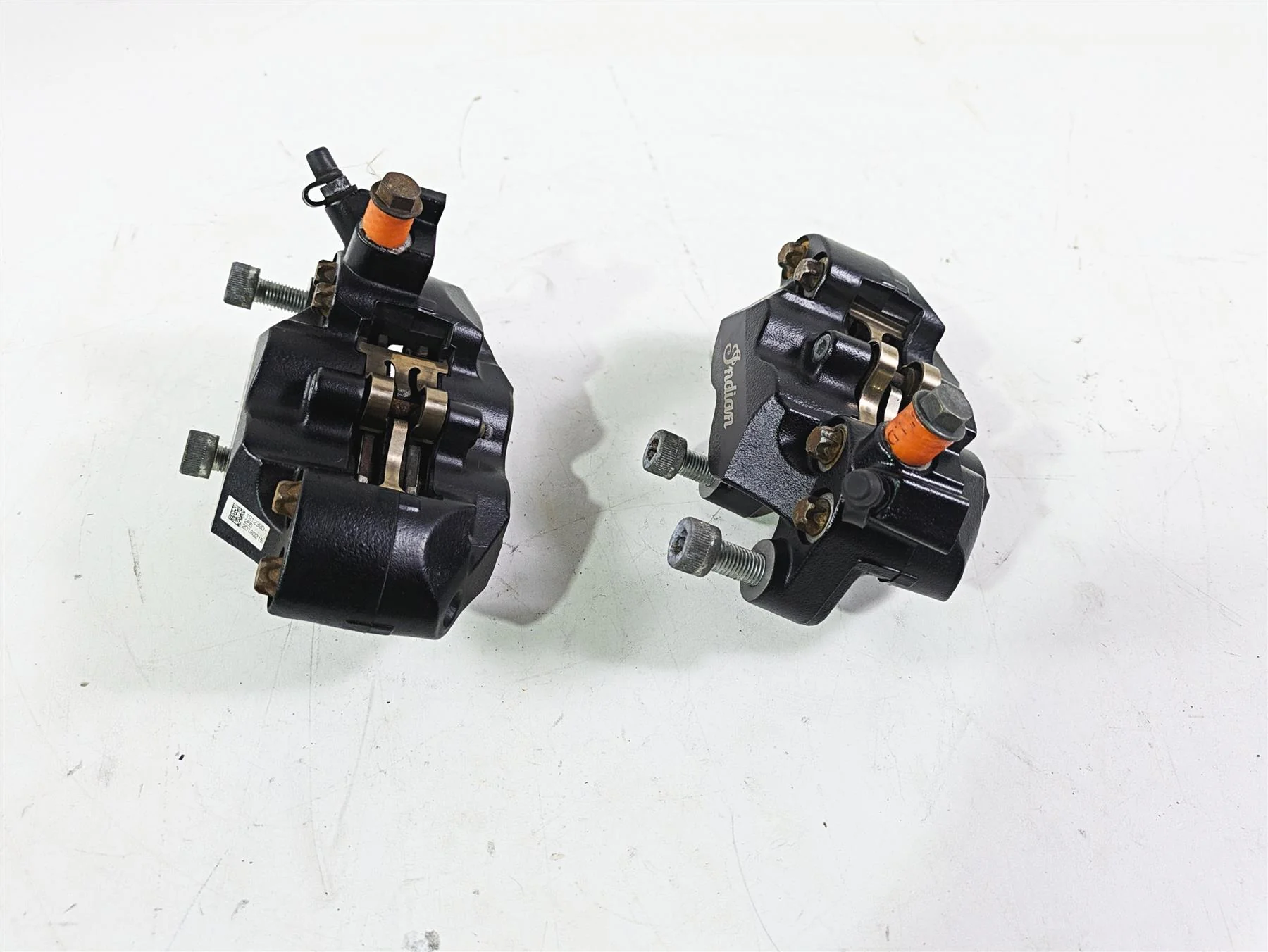 2018 Indian Chieftain Limited Front Brake Caliper Set 1912390 1912391 - Image 2