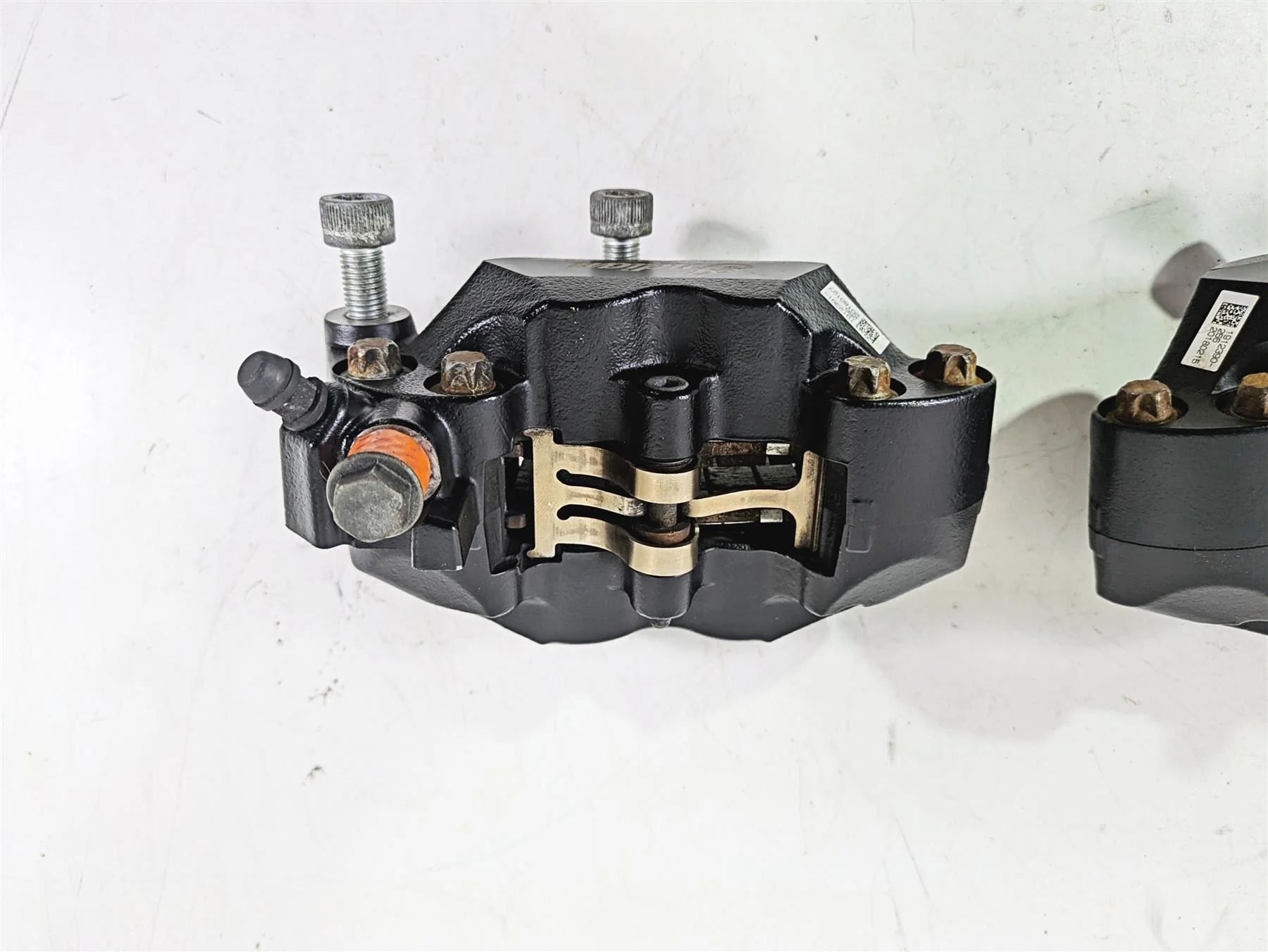 2018 Indian Chieftain Limited Front Brake Caliper Set 1912390 1912391 - Image 4