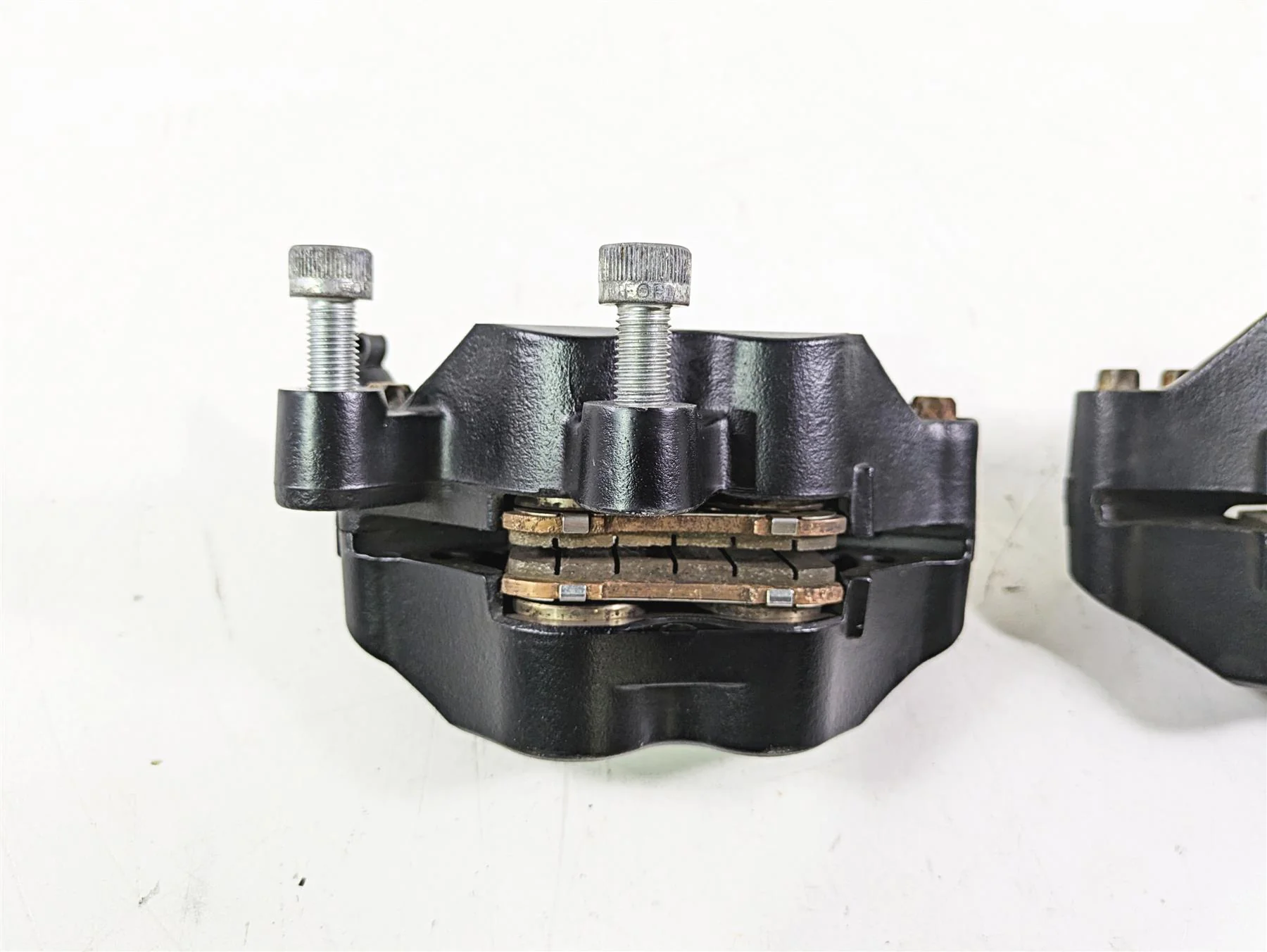 2018 Indian Chieftain Limited Front Brake Caliper Set 1912390 1912391 - Image 9
