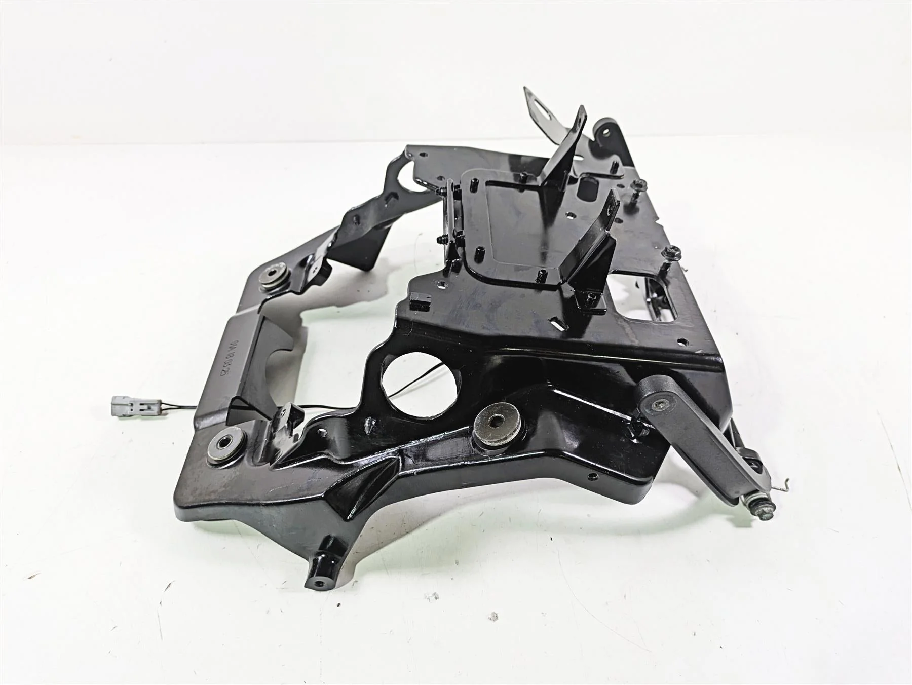 2018 Indian Chieftain Limited Front Fairing Stay Holder Carrier 1022608 - Image 3