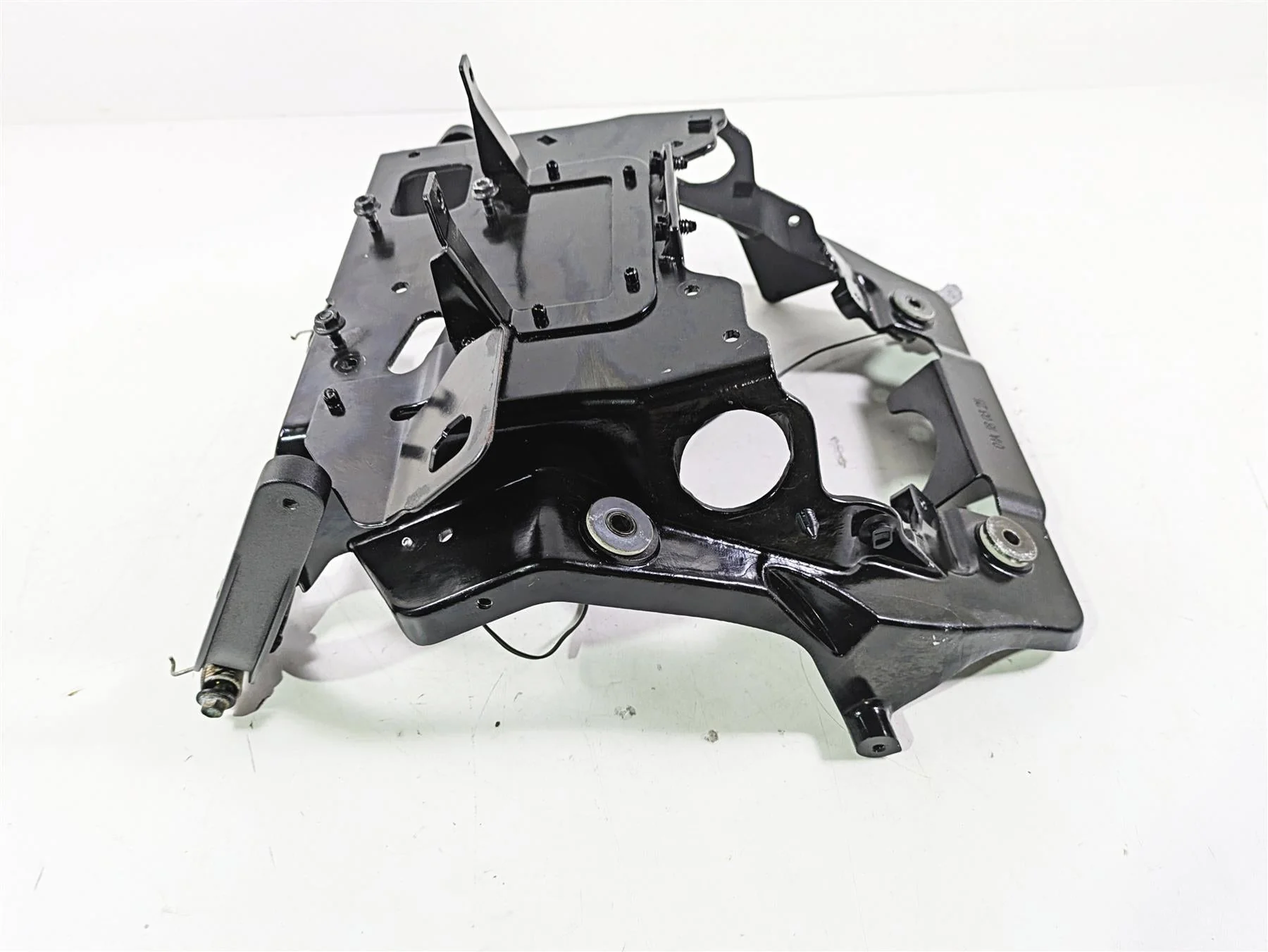 2018 Indian Chieftain Limited Front Fairing Stay Holder Carrier 1022608 - Image 5
