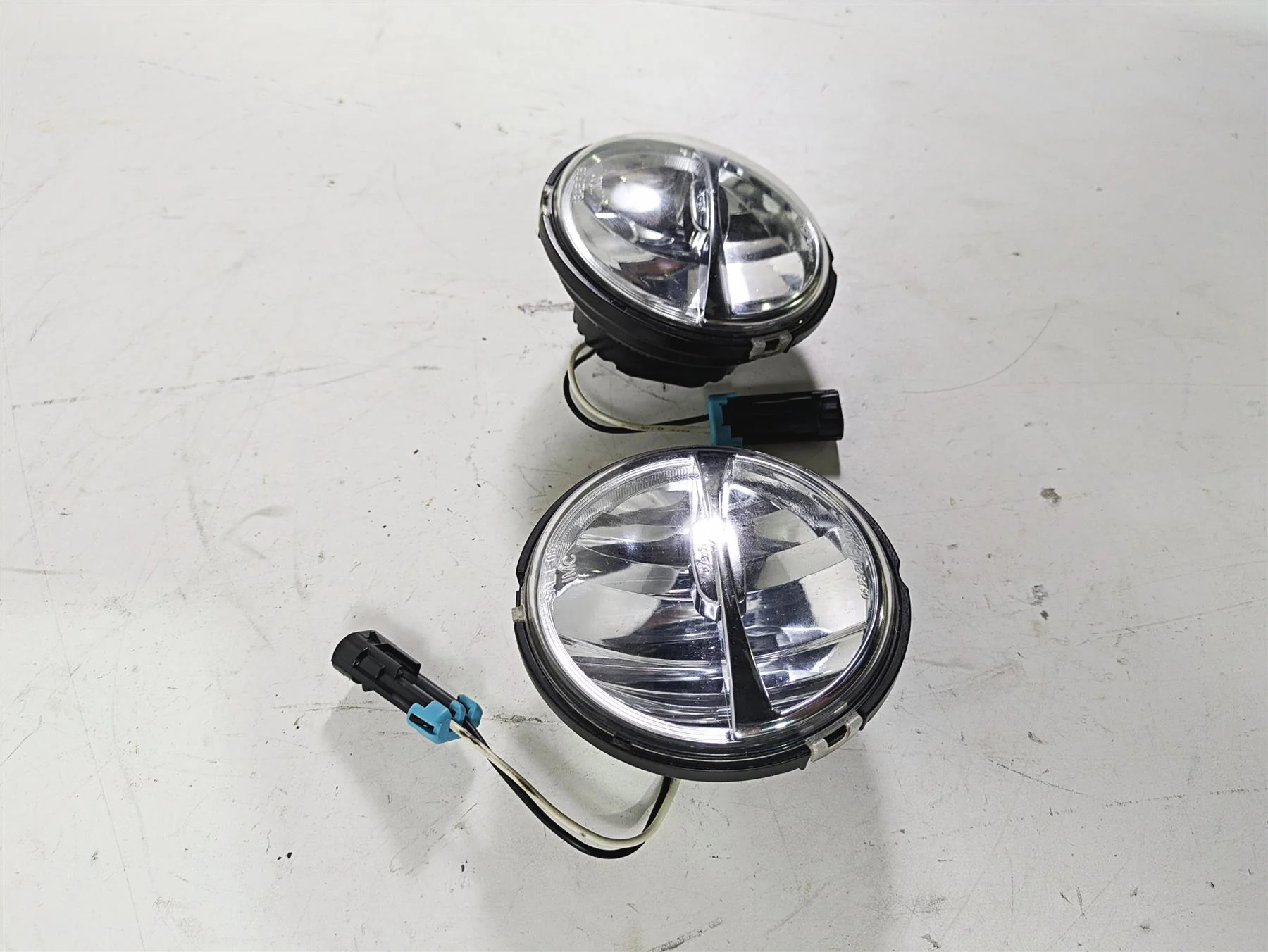 2018 Indian Chieftain Limited Front Fog Spot Light Lamp Lens Set 2412962 - Image 2