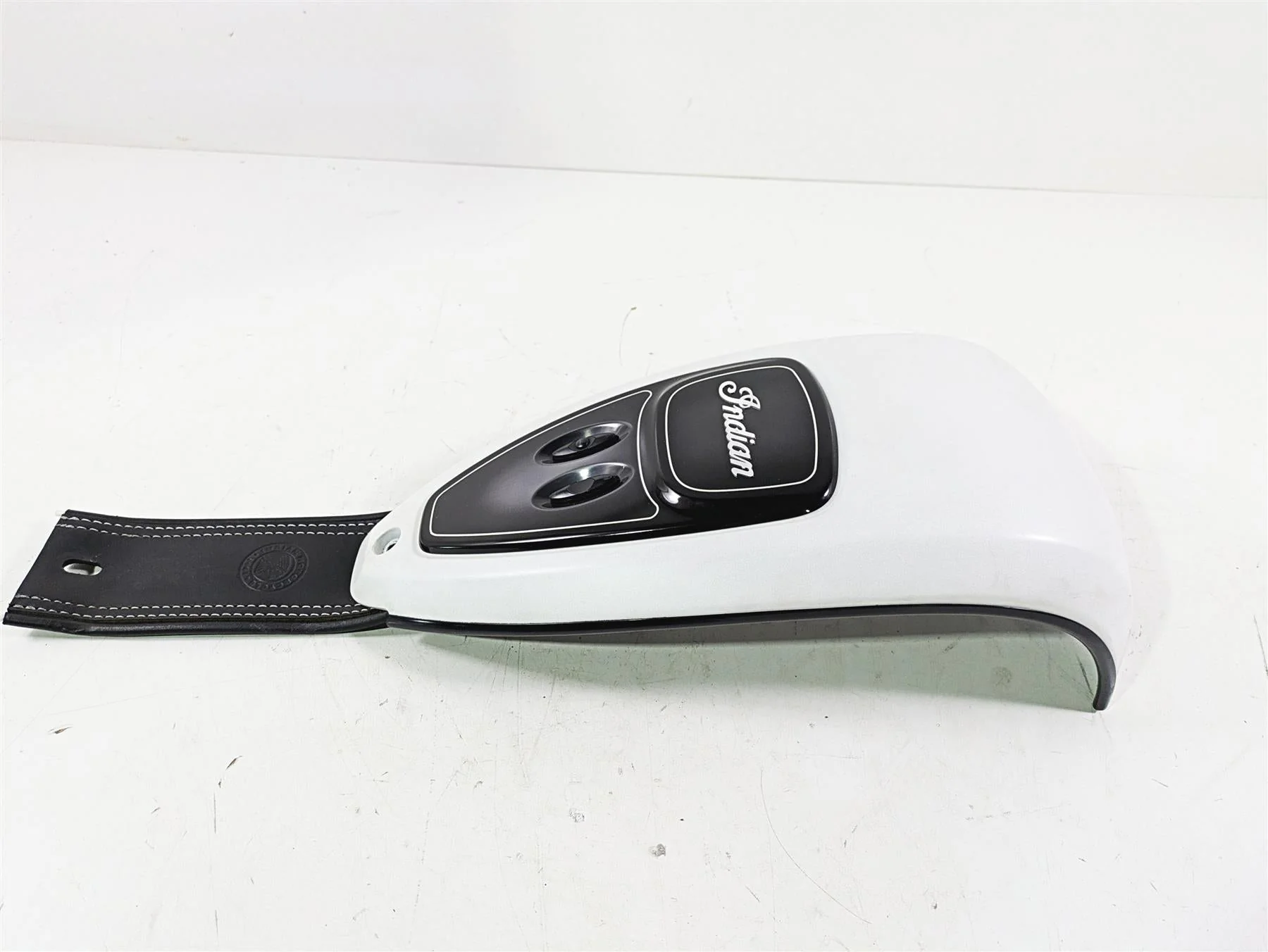 2018 Indian Chieftain Limited Fuel Gas Tank Cover Fairing Cowl & Knobs 5633653 - Image 3