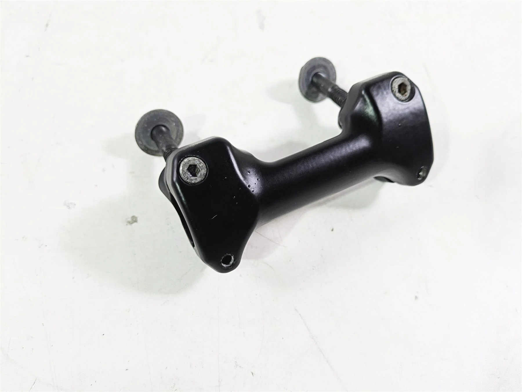 2018 Indian Chieftain Limited Handlebar Riser Holder Set 5139656 - Image 12