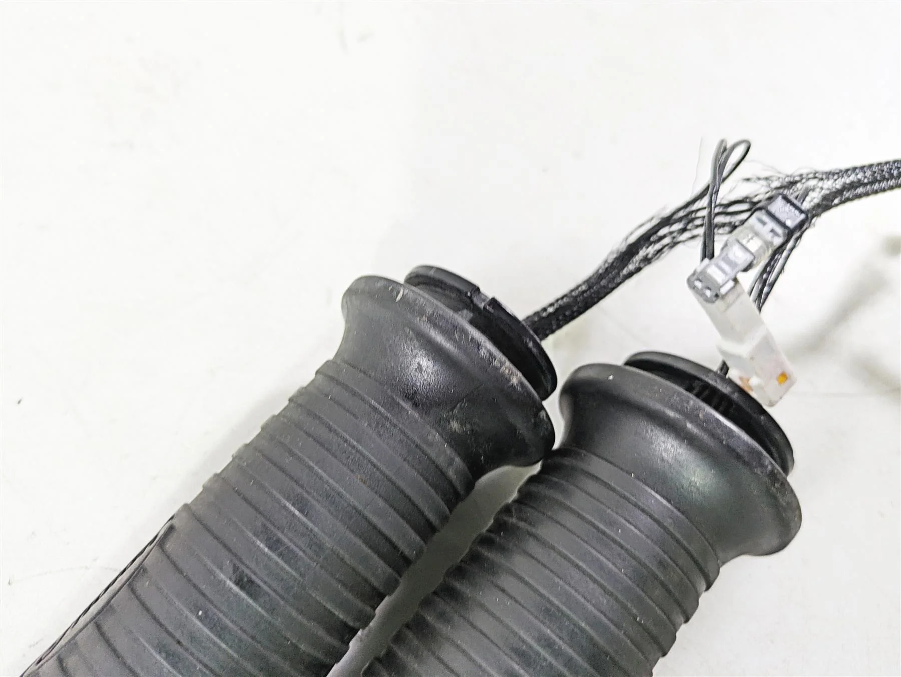2018 Indian Chieftain Limited Heated Left Right Hand  Grip Handgrip Set 5416650 - Image 10