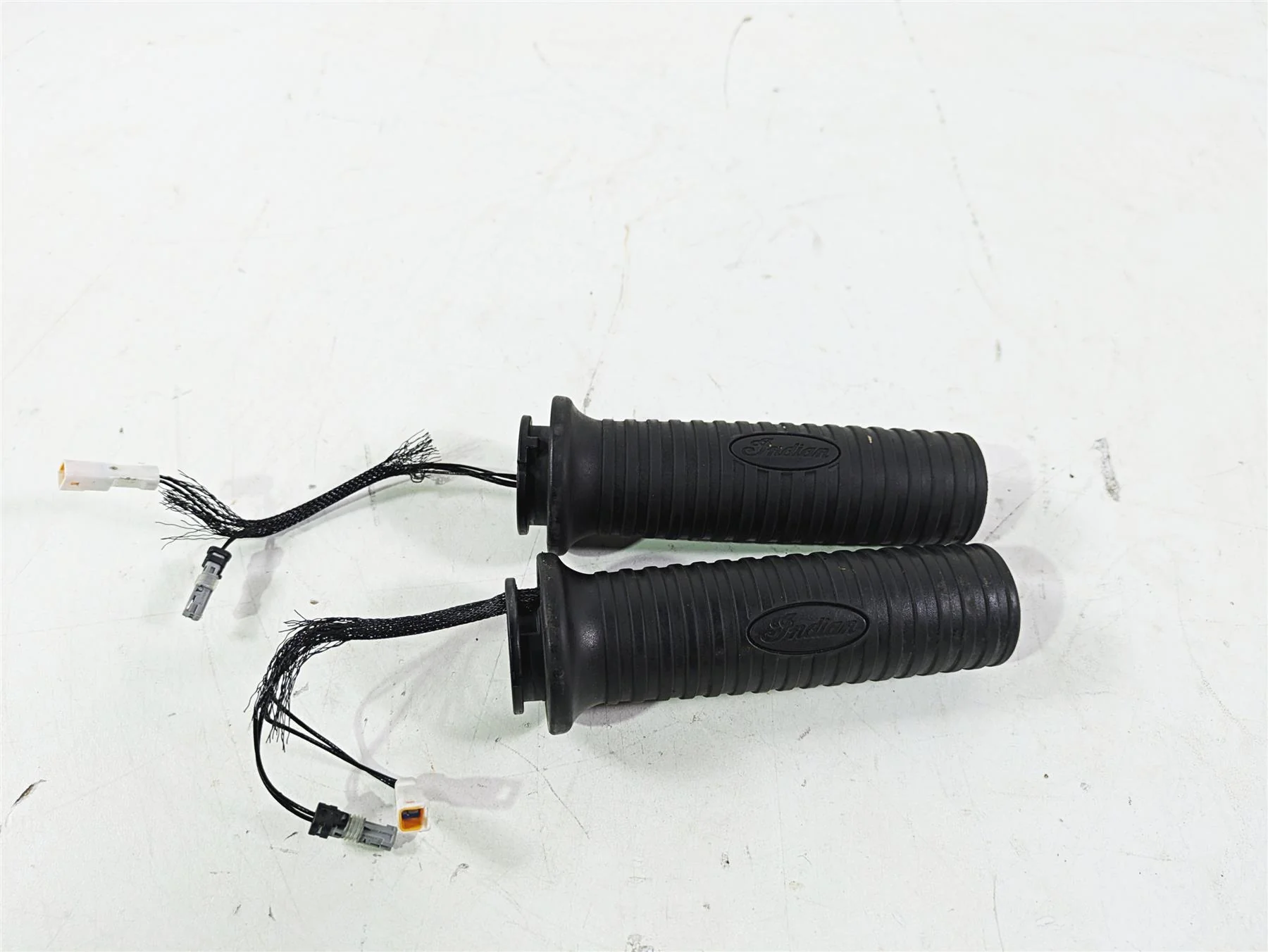 2018 Indian Chieftain Limited Heated Left Right Hand  Grip Handgrip Set 5416650 - Image 3