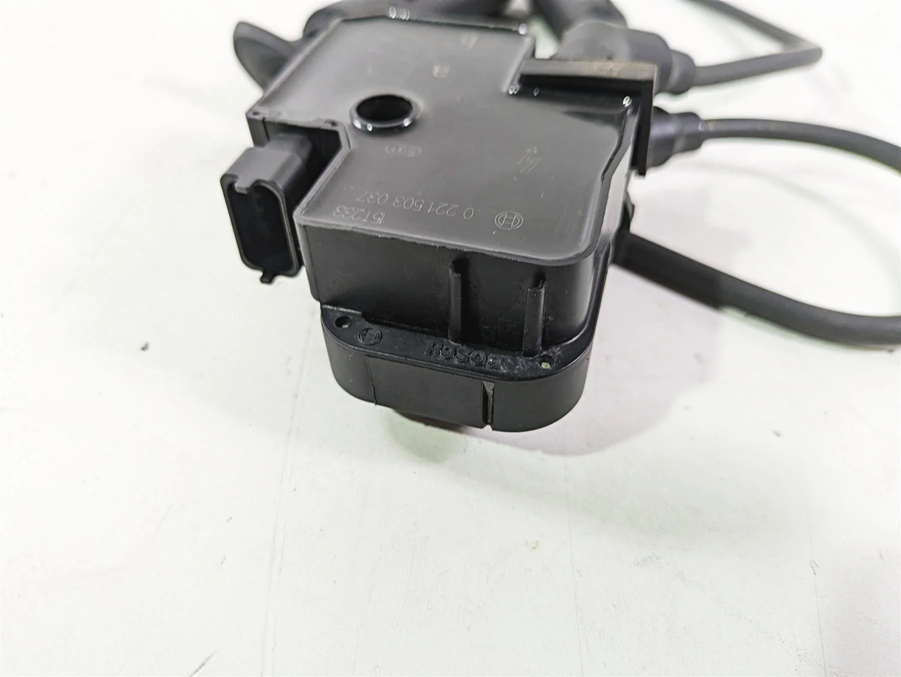 2018 Indian Chieftain Limited Ignition Coil Wires Plugs 4010425 2876049 - Image 10