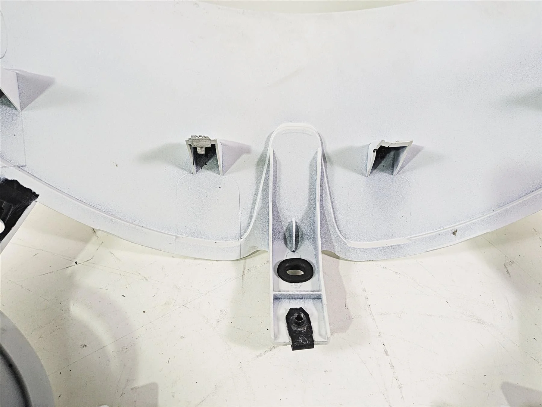 2018 Indian Chieftain Limited Outer Front Nose Fairing Cover Pearl White 5439882 - Image 9