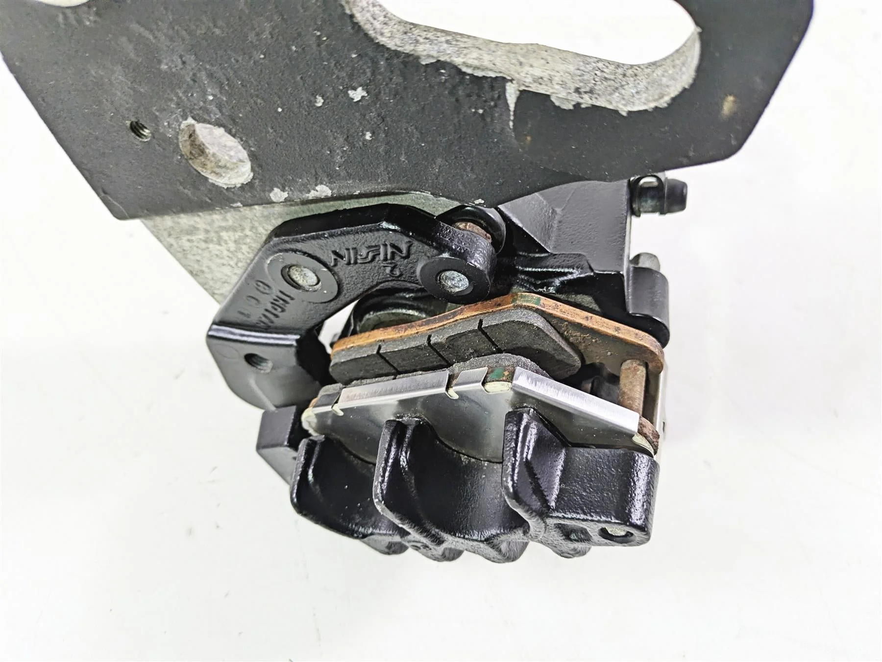 2018 Indian Chieftain Limited Rear Brake Caliper & Bracket 1912006 - Image 7