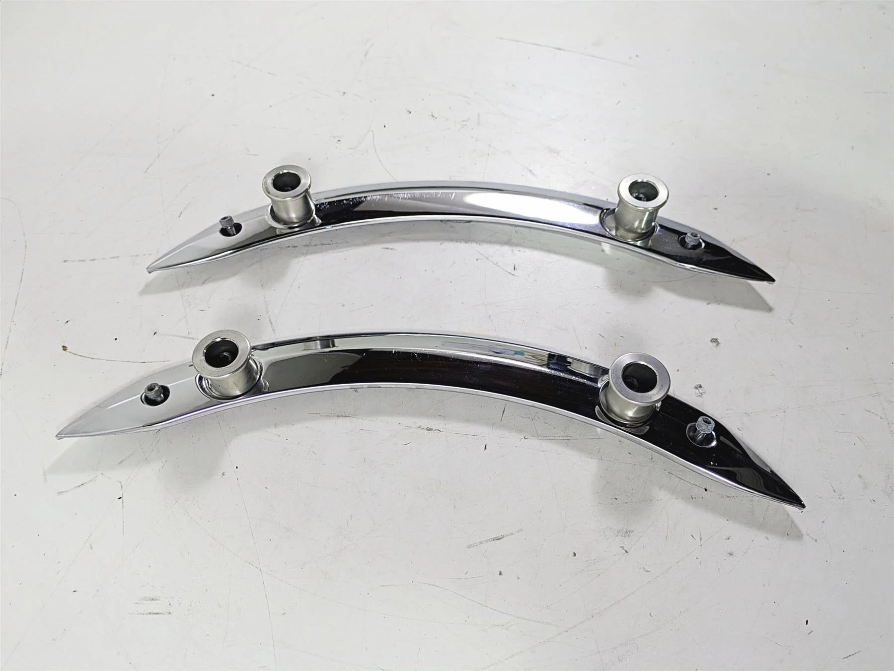 2018 Indian Chieftain Limited Rear Chrome Fender Struts Braces 5139599 5139598 - Image 2
