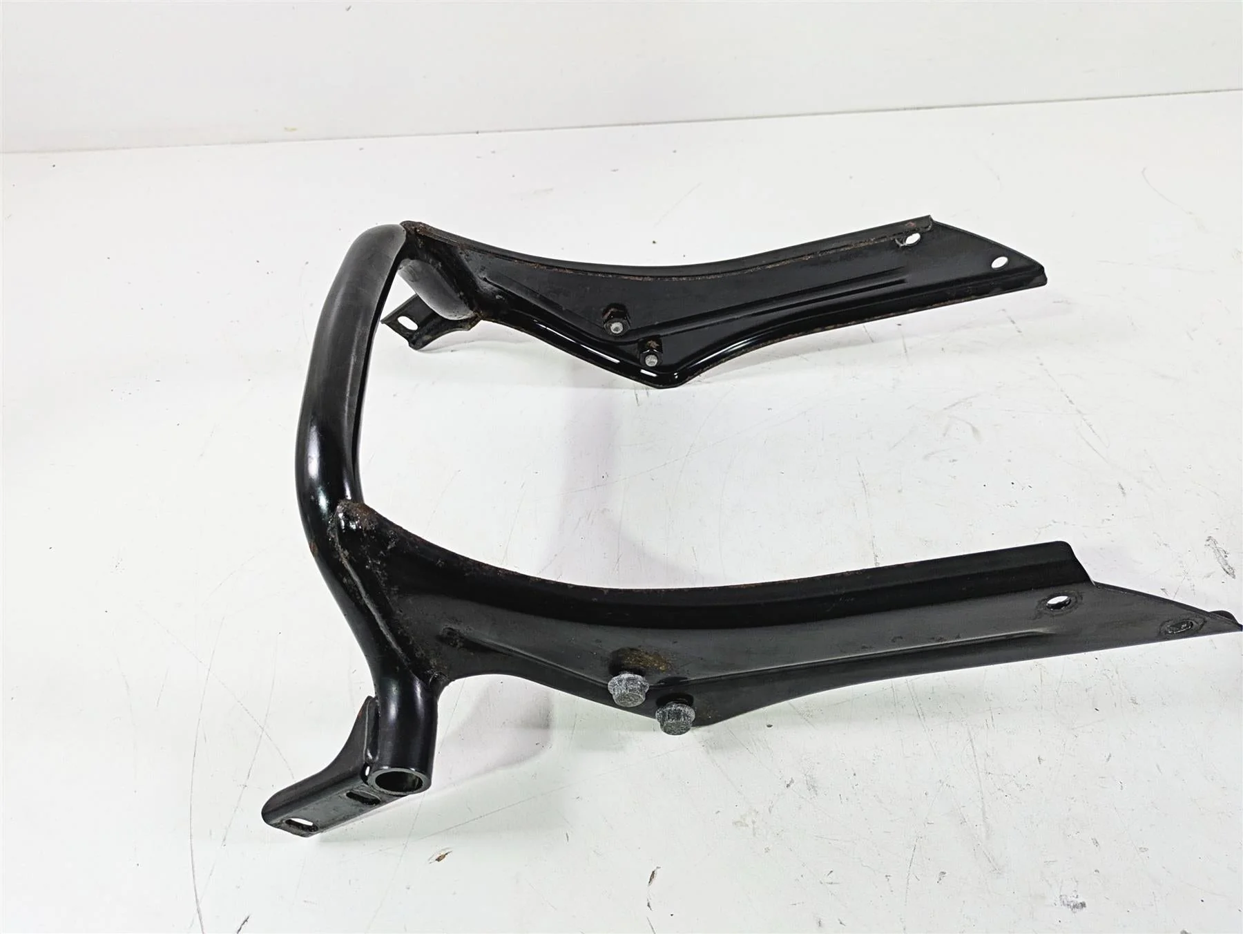 2018 Indian Chieftain Limited Rear Fender Metal Support 1023005 - Image 11