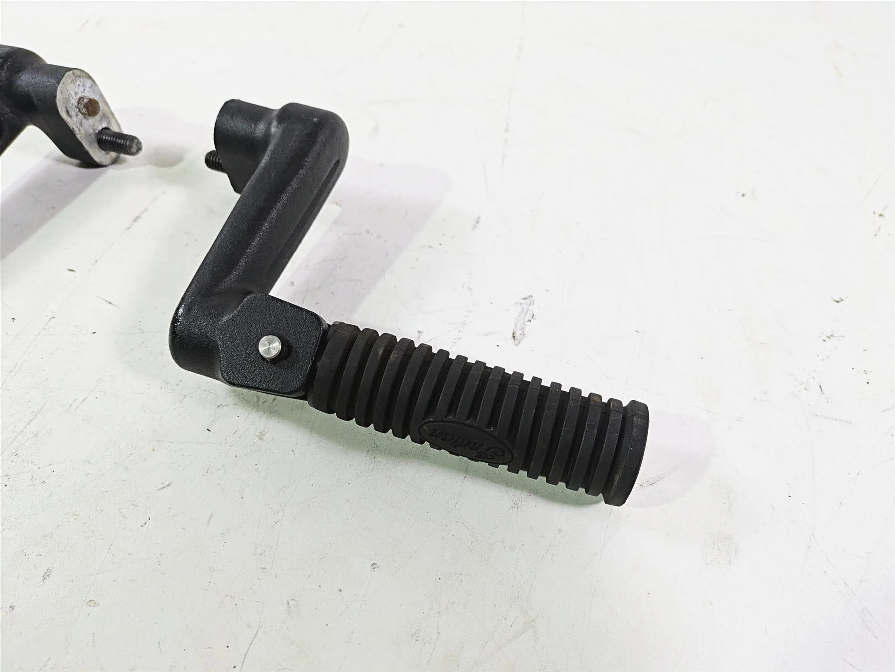 2018 Indian Chieftain Limited Rear Passenger Foot Peg Set 5140869 5140870 - Image 11