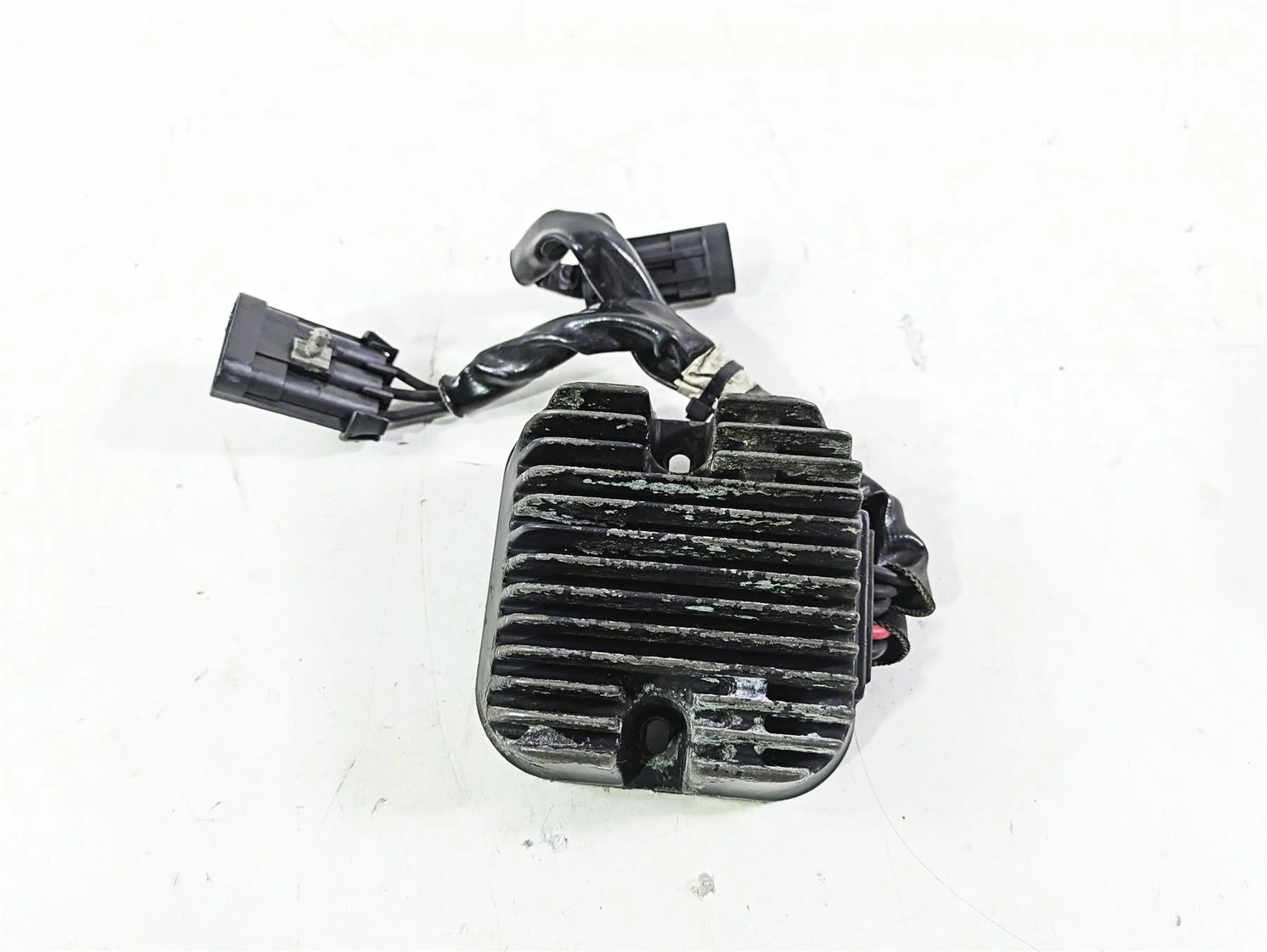 2018 Indian Chieftain Limited Rectifier Voltage Regulator 4014300 - Image 2