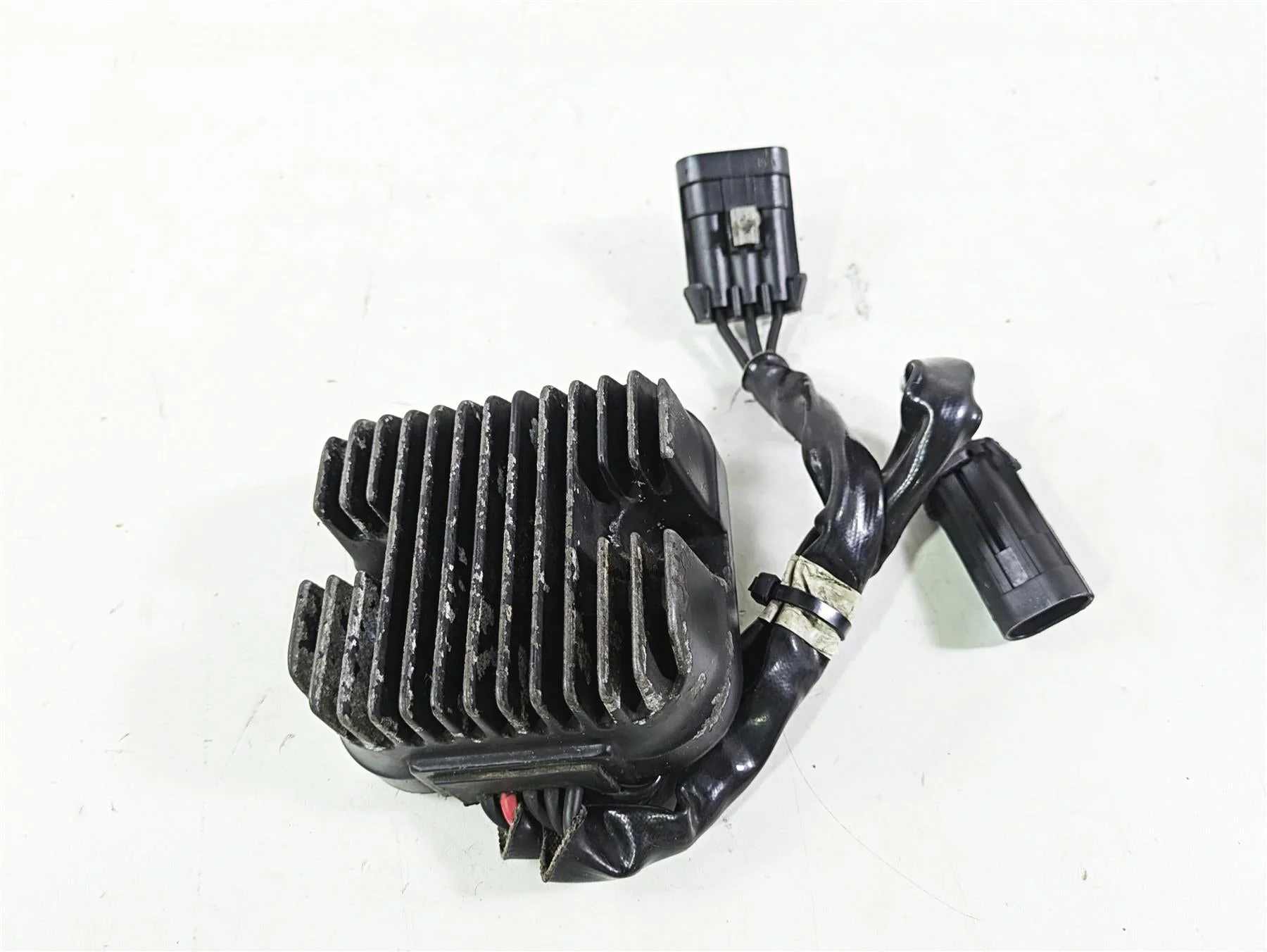 2018 Indian Chieftain Limited Rectifier Voltage Regulator 4014300 - Image 3
