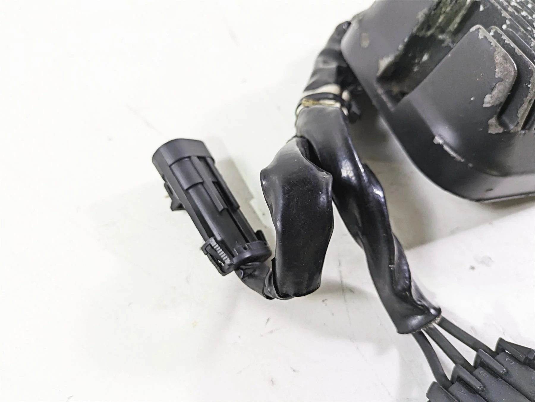 2018 Indian Chieftain Limited Rectifier Voltage Regulator 4014300 - Image 8