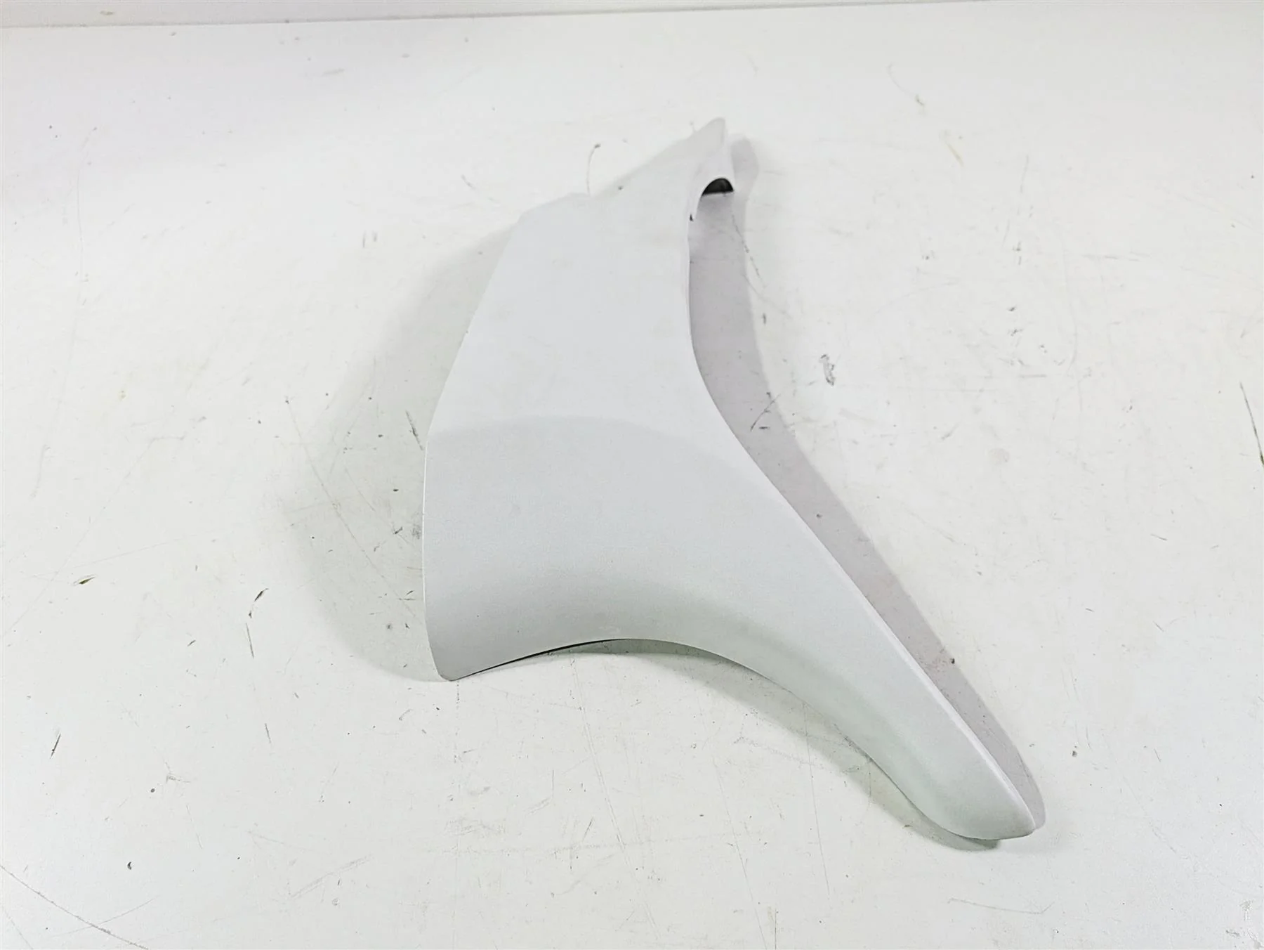 2018 Indian Chieftain Limited Right Upper Side Cover Fairing White Pearl 5450243 - Image 4