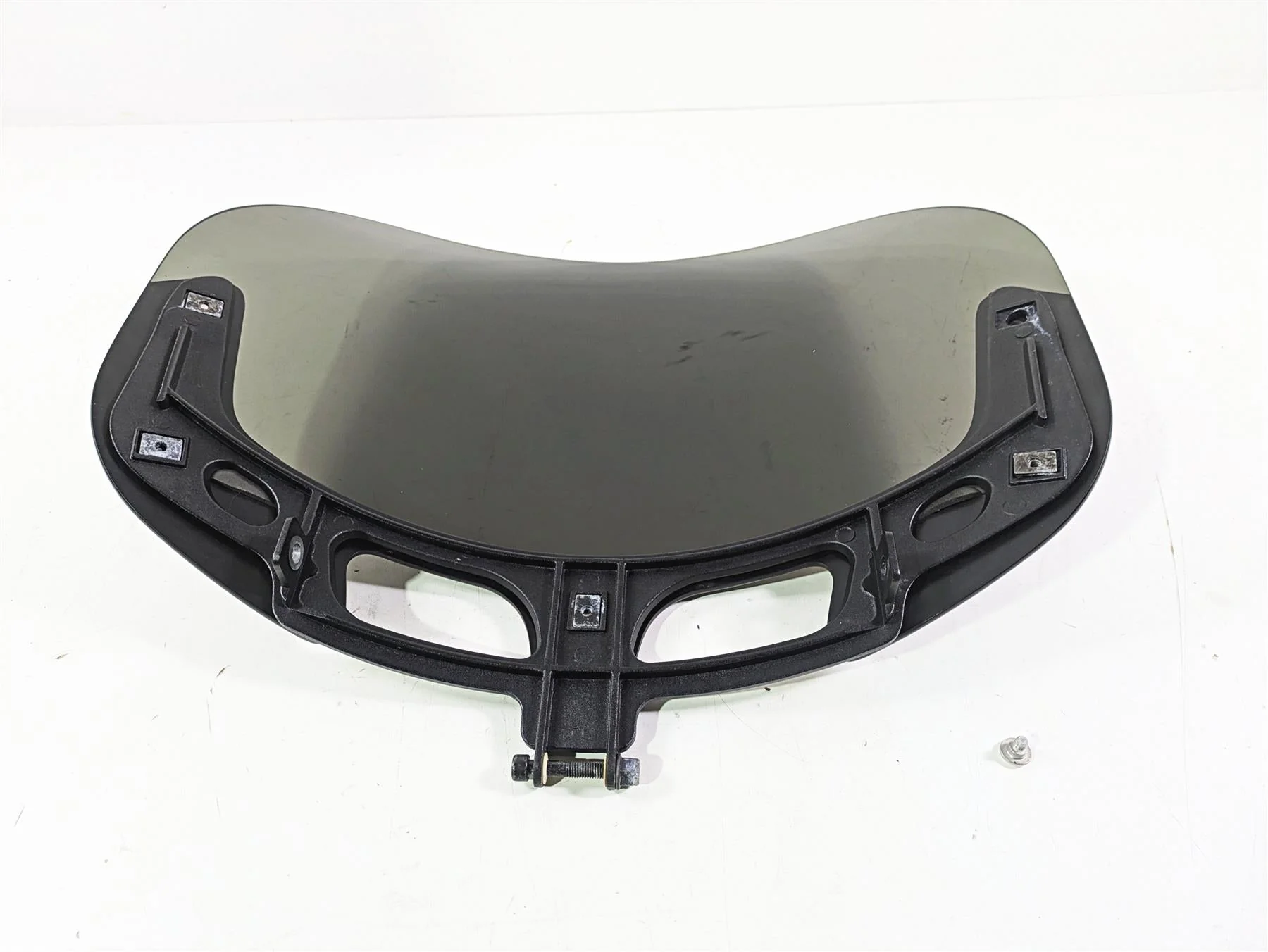 2018 Indian Chieftain Limited Short Windshield Wind Shield & Bracket 2881797 - Image 2