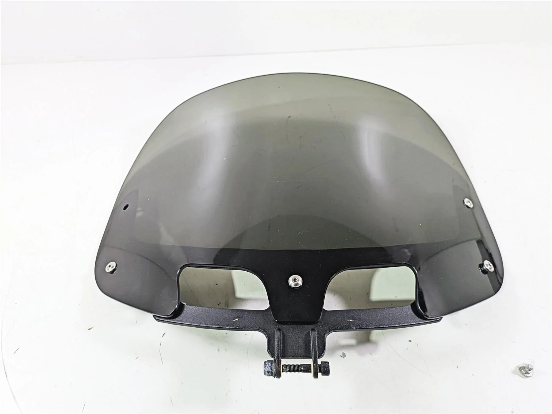 2018 Indian Chieftain Limited Short Windshield Wind Shield & Bracket 2881797 - Image 7