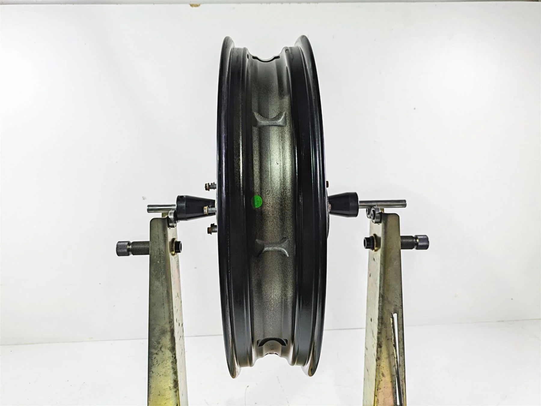 2018 Indian Chieftain Limited Straight Front Wheel Rim 19x3.5 1523059 - Image 4