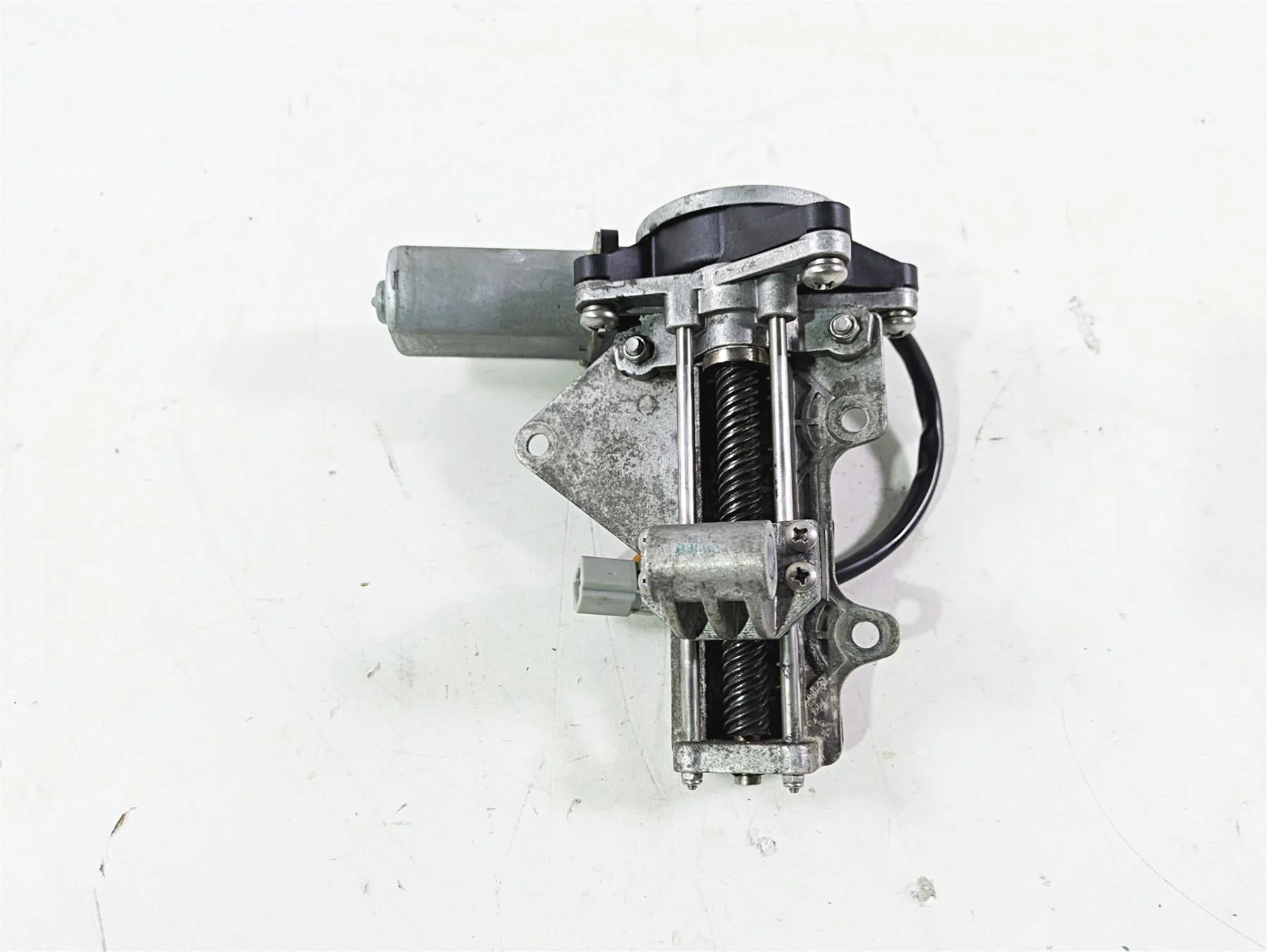 2018 Indian Chieftain Limited Windshield Screen Motor Actuator 4016791 - Image 4