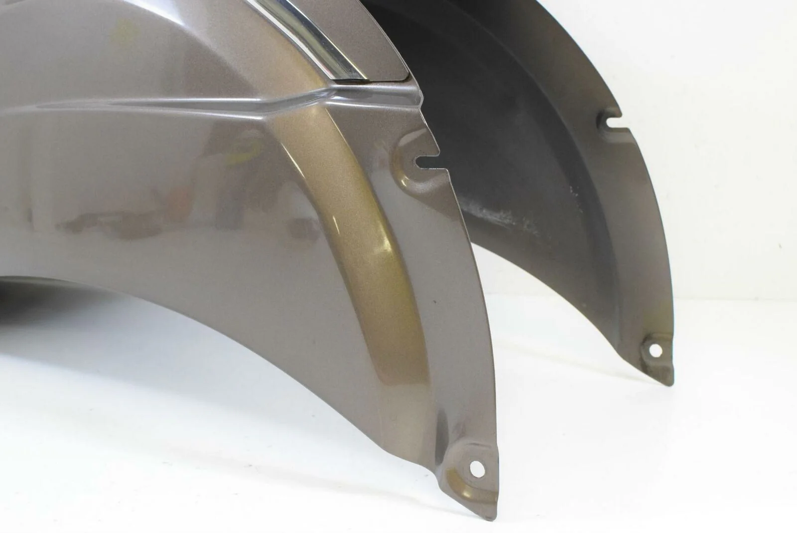 2018 Indian Roadmaster Rear Fender - Little dented 1019209 1024389 - Image 5