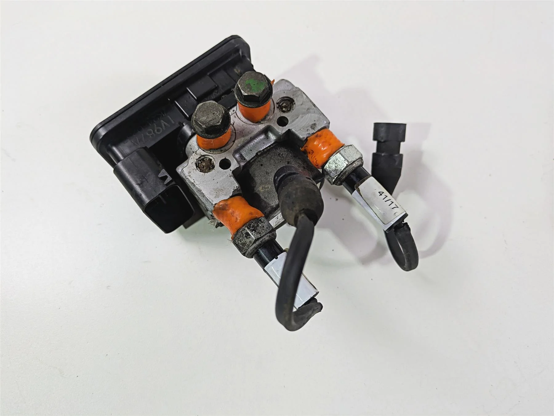 2018 Indian Springfield Dark Horse Abs Brake Pump Pressure Module 2204981 - Image 10