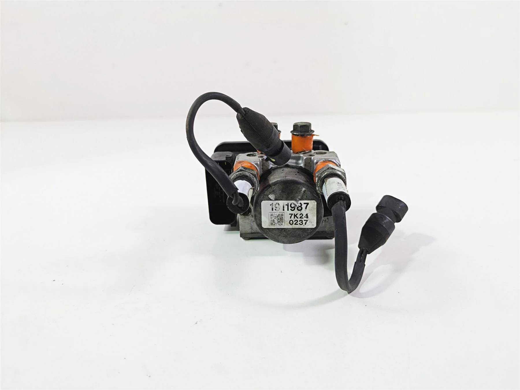 2018 Indian Springfield Dark Horse Abs Brake Pump Pressure Module 2204981 - Image 3