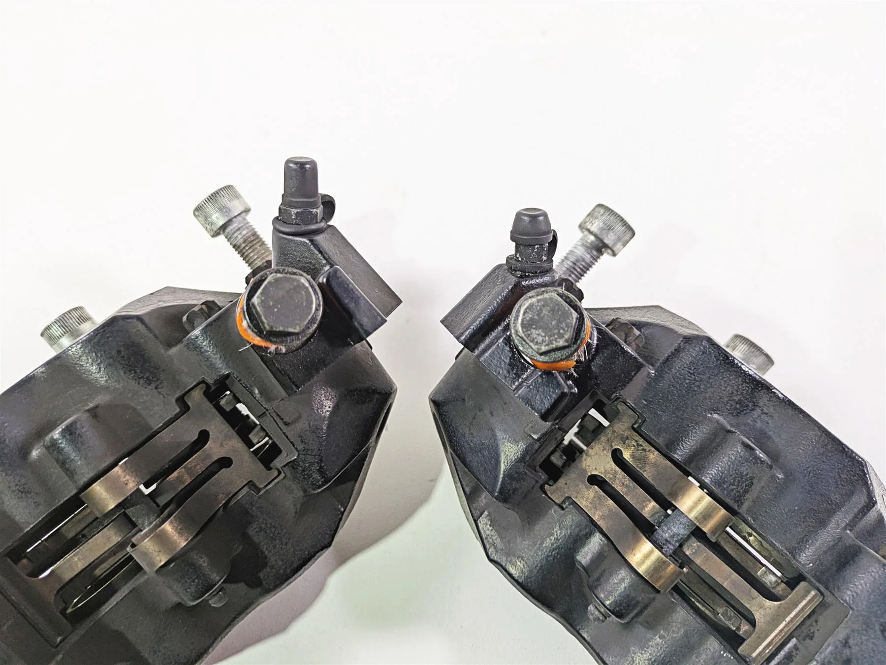 2018 Indian Springfield Dark Horse Front Brake Caliper Set 1912004 1912005 - Image 11