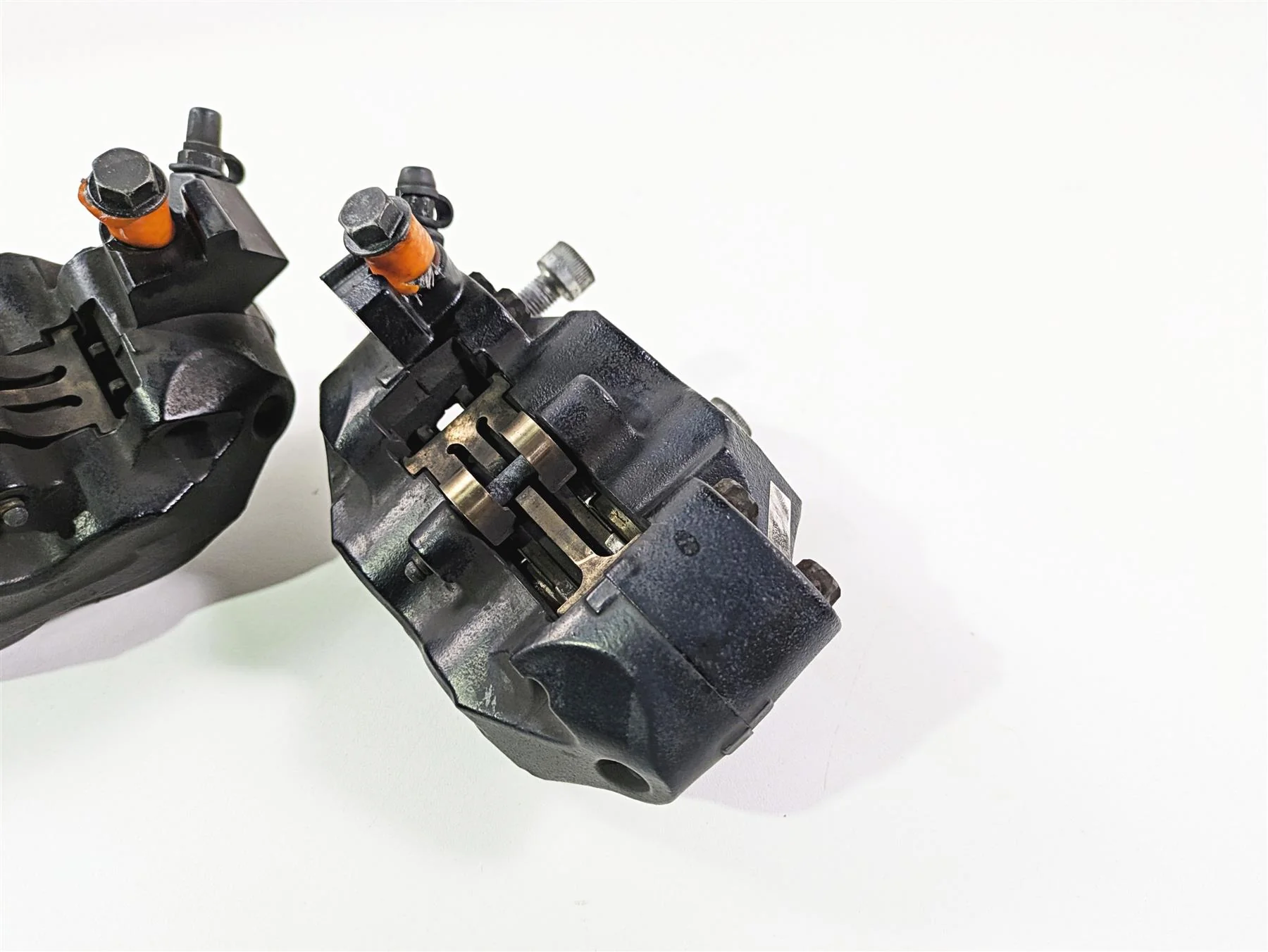 2018 Indian Springfield Dark Horse Front Brake Caliper Set 1912004 1912005 - Image 12
