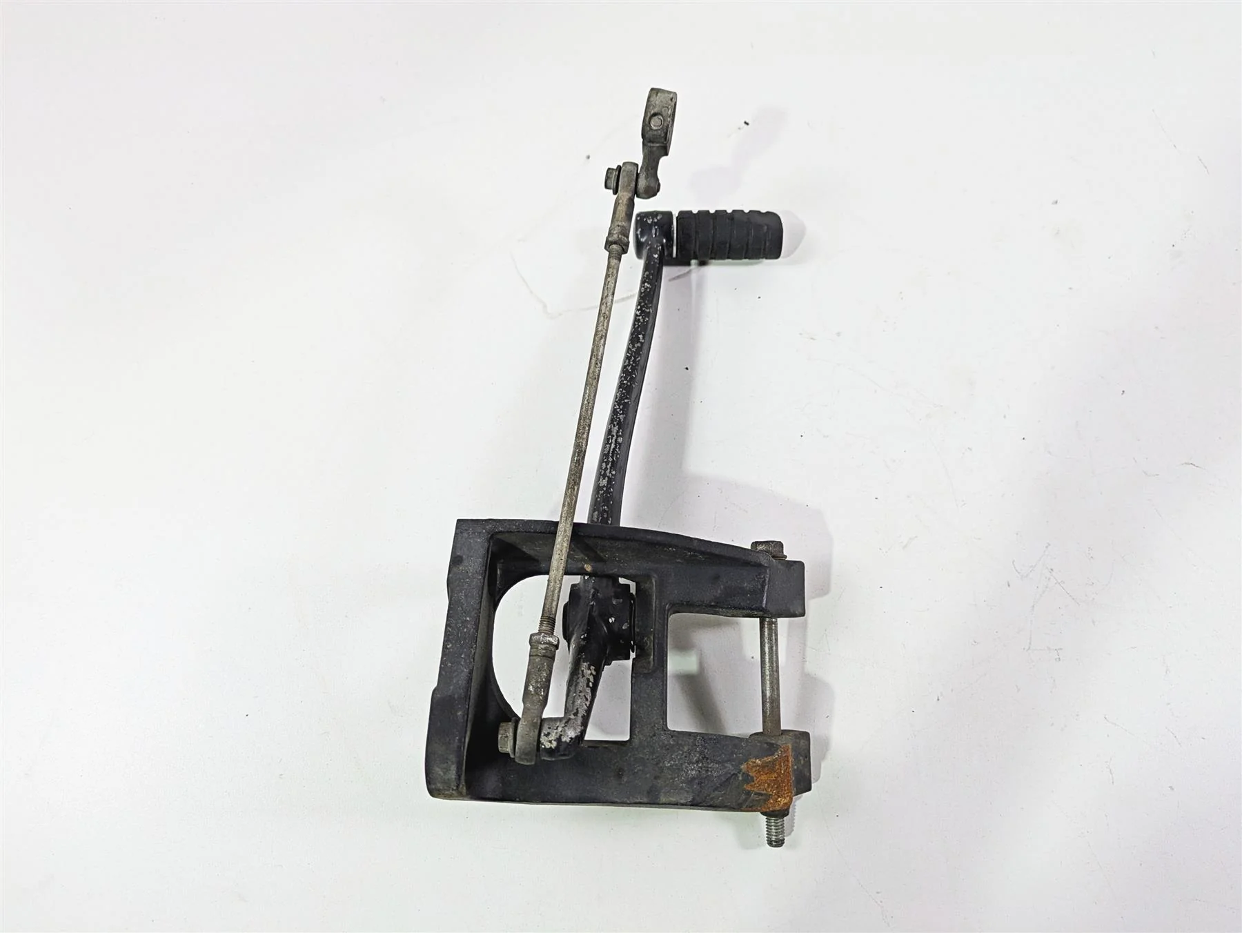 2018 Indian Springfield Dark Horse Front Left Floorboard Mount & Shifter 5138405 - Image 9