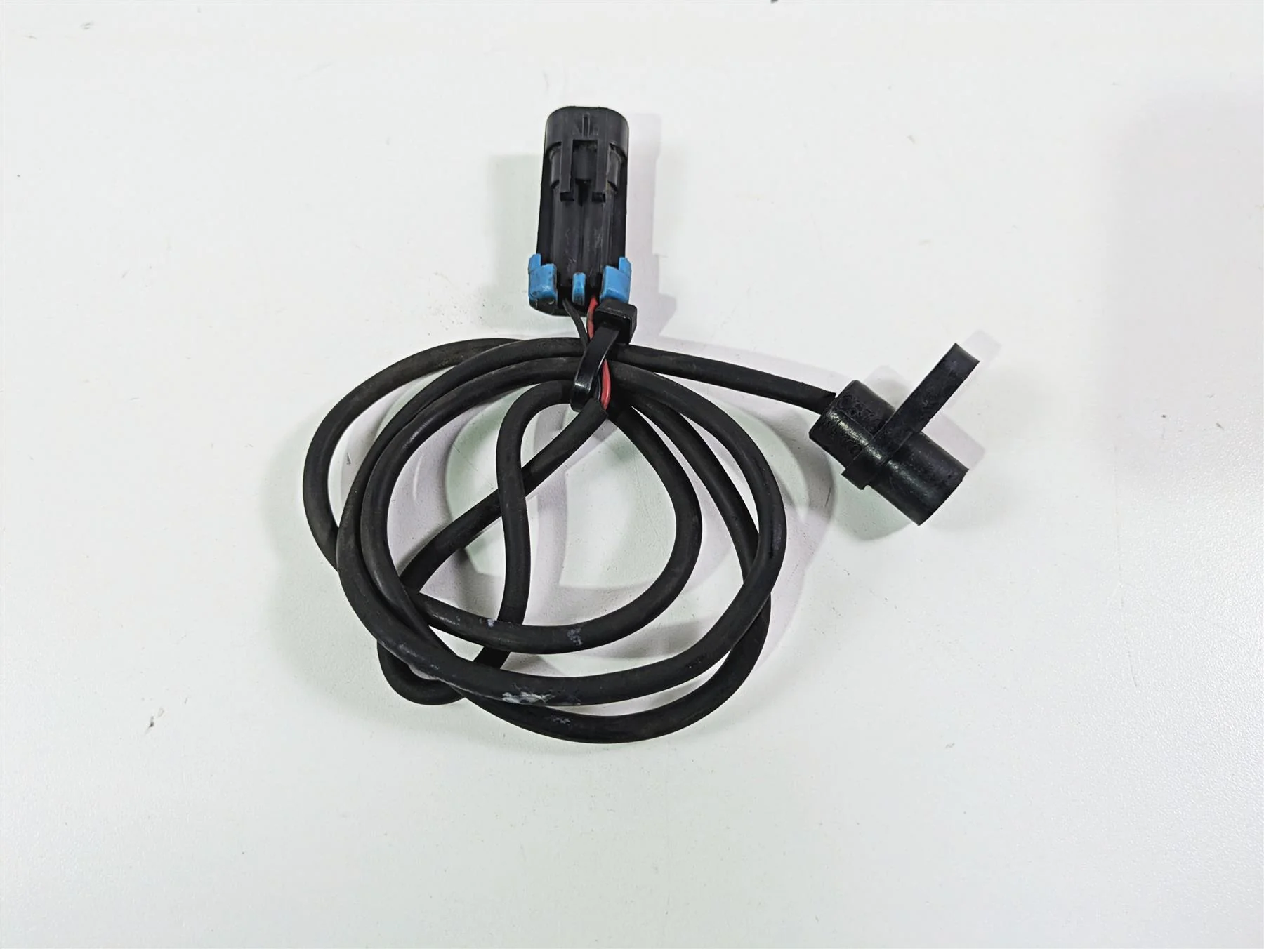 2018 Indian Springfield Dark Horse Rear Brake Abs Wheel Speed Sensor 4014216 - Image 3