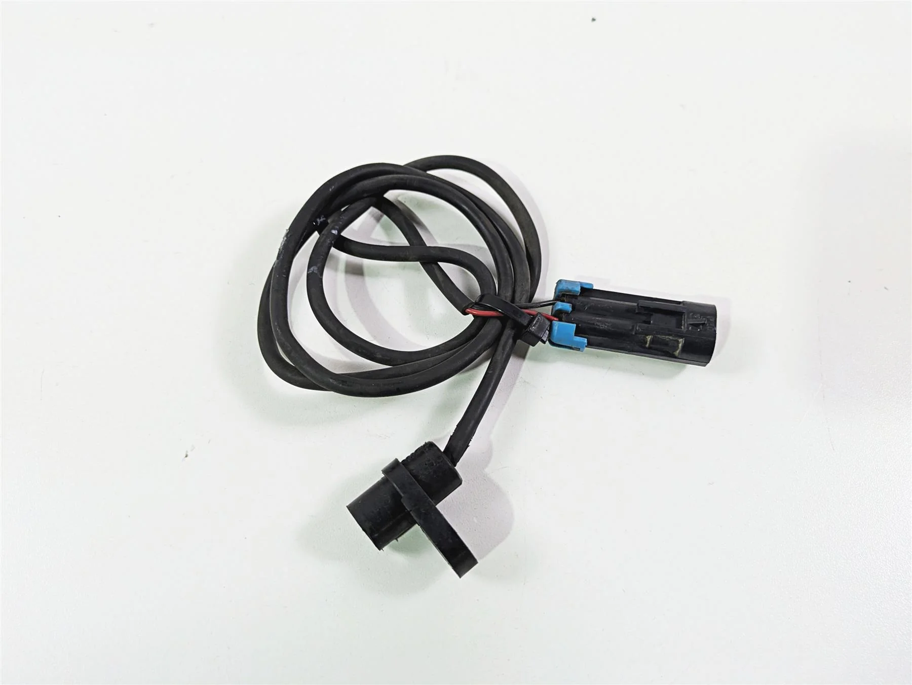 2018 Indian Springfield Dark Horse Rear Brake Abs Wheel Speed Sensor 4014216 - Image 4