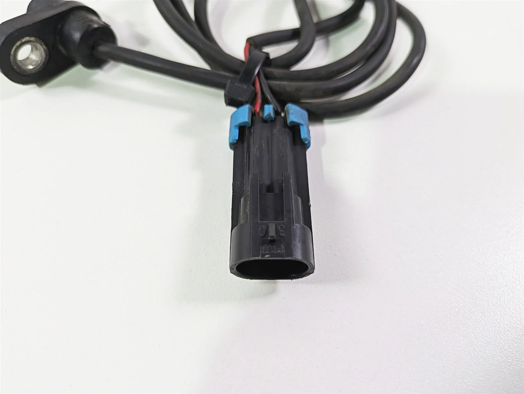 2018 Indian Springfield Dark Horse Rear Brake Abs Wheel Speed Sensor 4014216 - Image 6