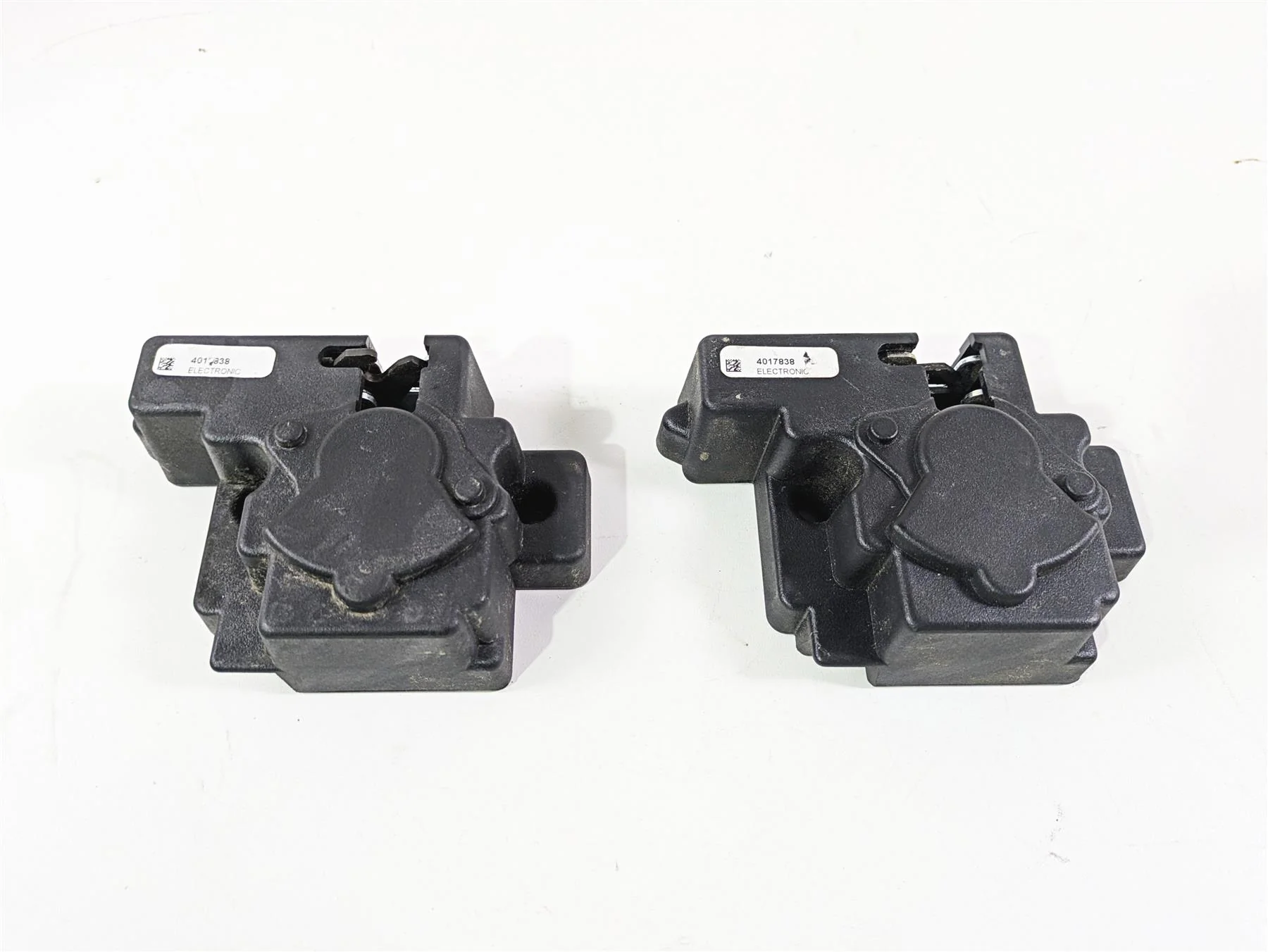 2018 Indian Springfield Dark Horse Saddlebag Lock Actuator Set 4017838