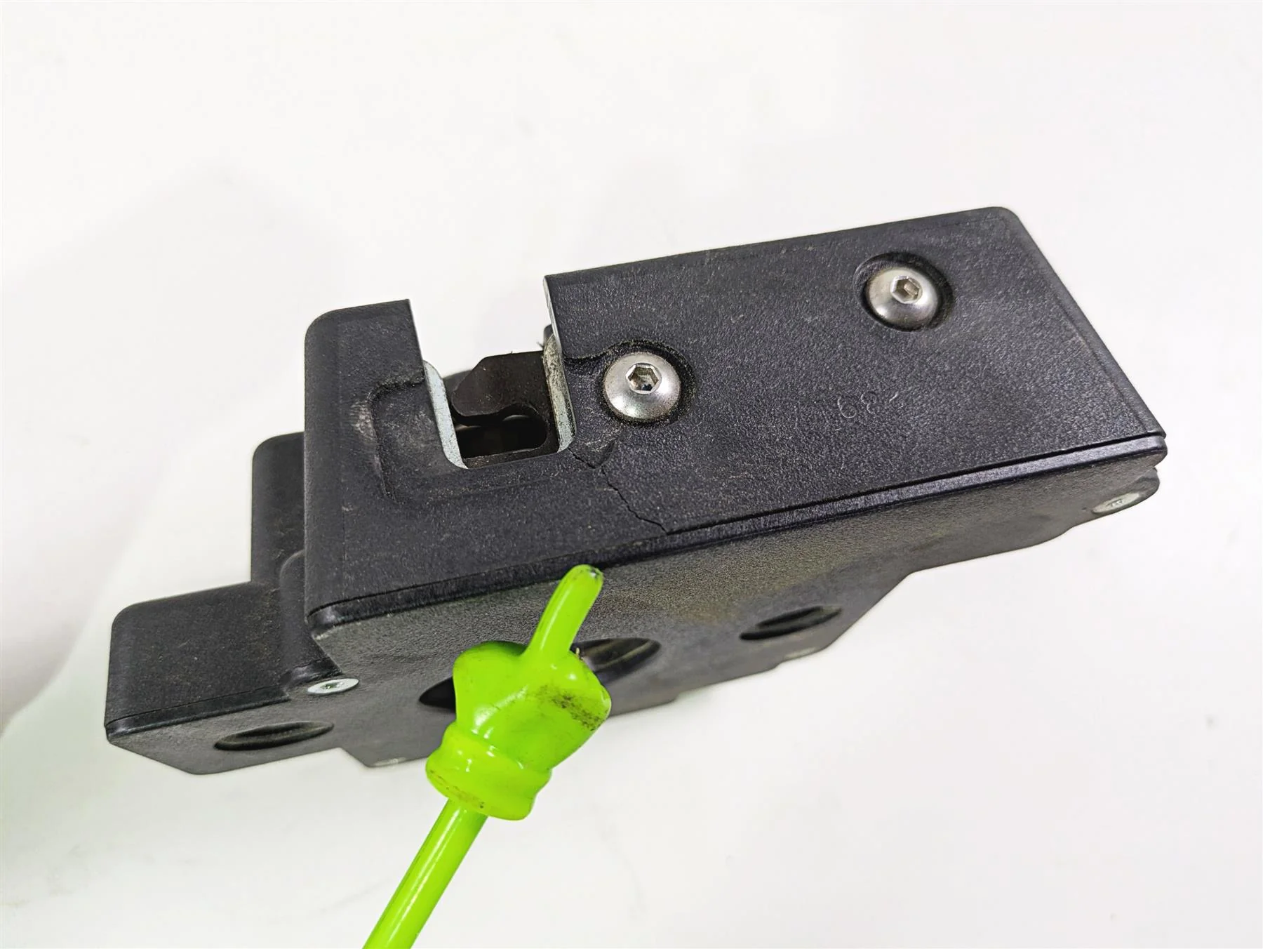 2018 Indian Springfield Dark Horse Saddlebag Lock Actuator Set 4017838 - Image 2