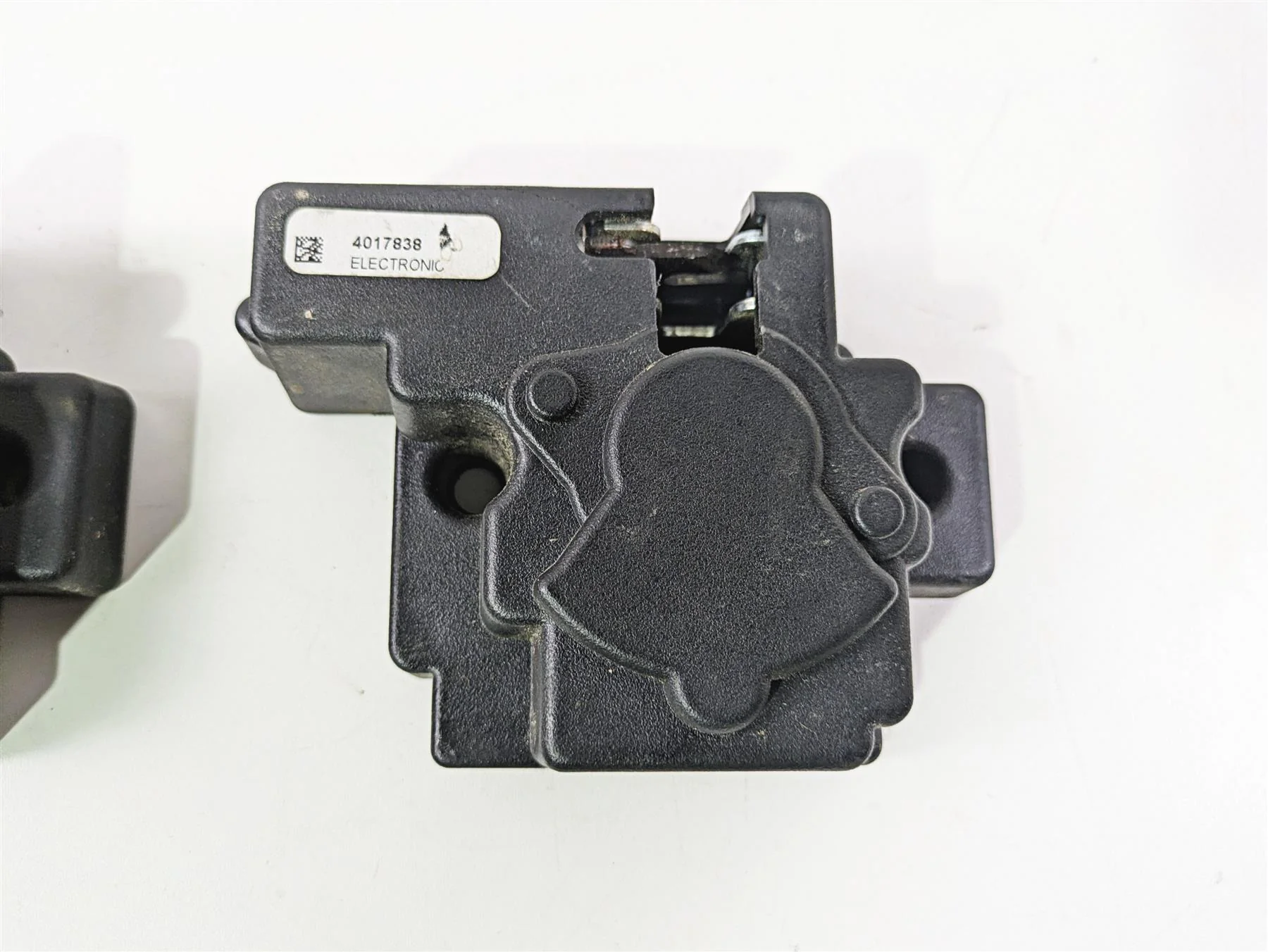 2018 Indian Springfield Dark Horse Saddlebag Lock Actuator Set 4017838 - Image 5