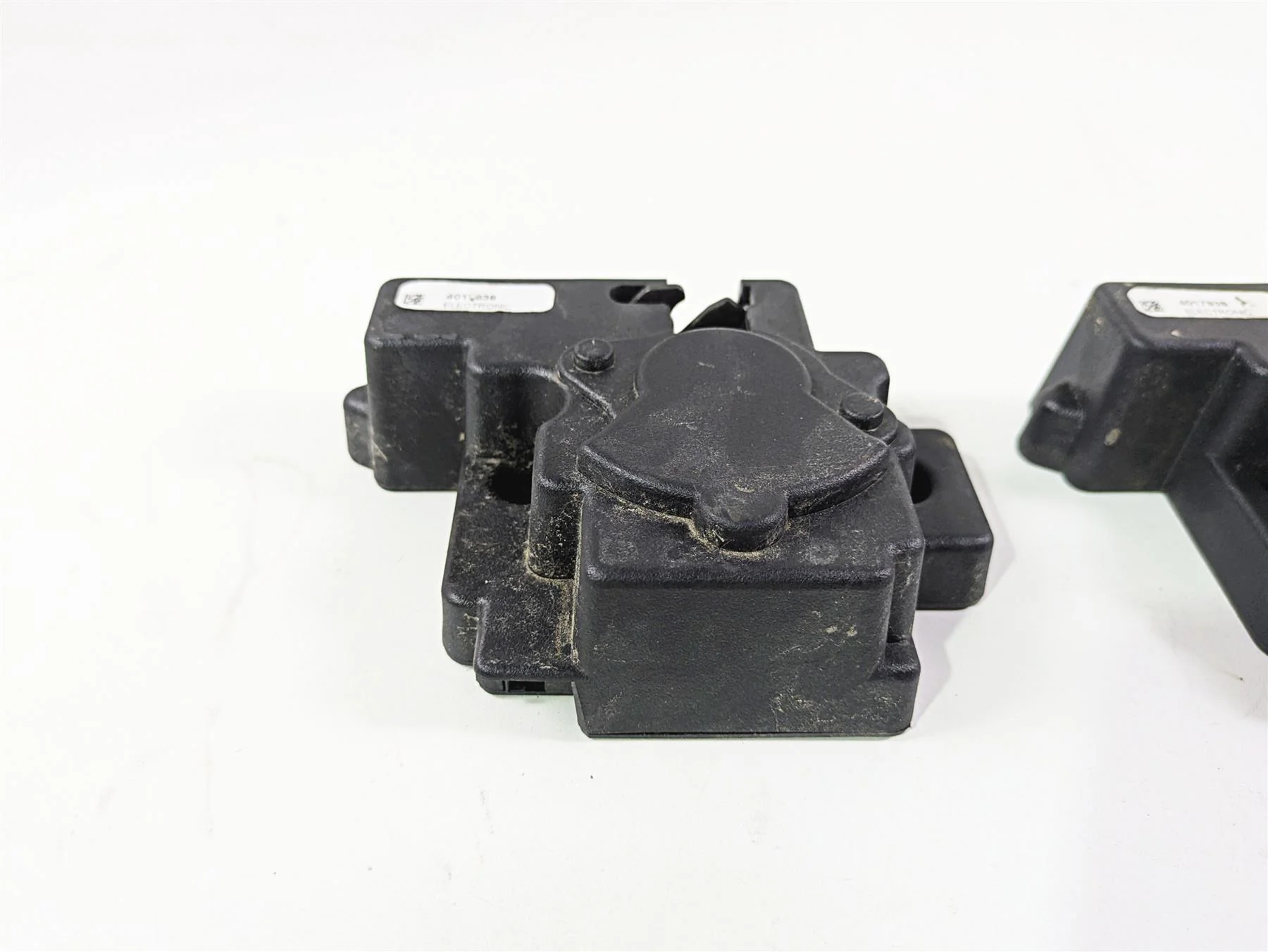 2018 Indian Springfield Dark Horse Saddlebag Lock Actuator Set 4017838 - Image 7